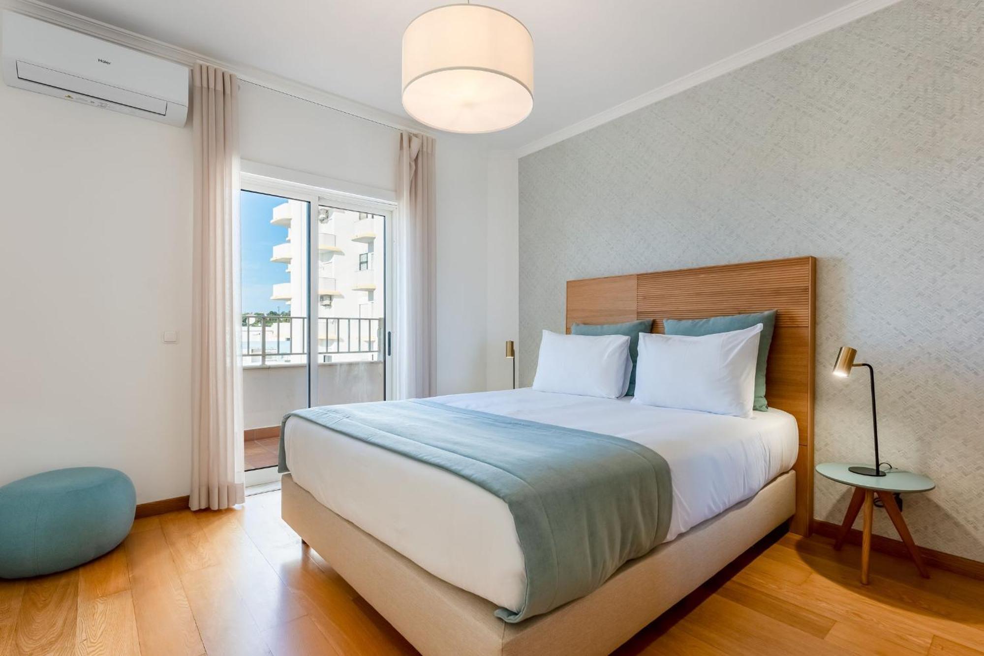 Ocean View 2 Bdr Flat With Balcony By Lovelystay Apartment