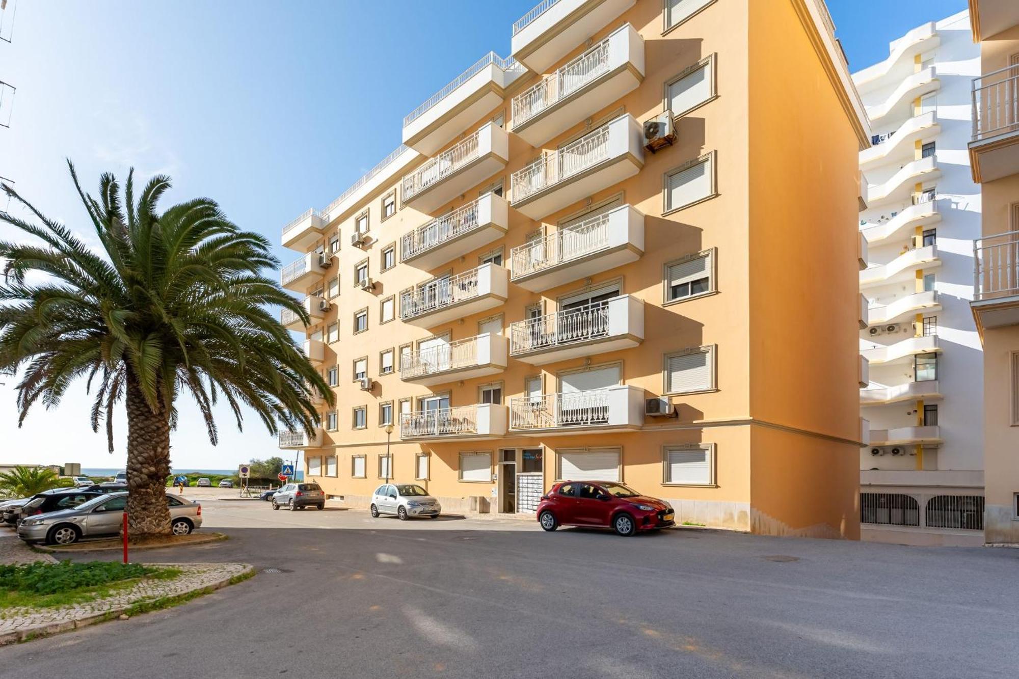 Ocean View 2 Bdr Flat With Balcony By Lovelystay Apartment