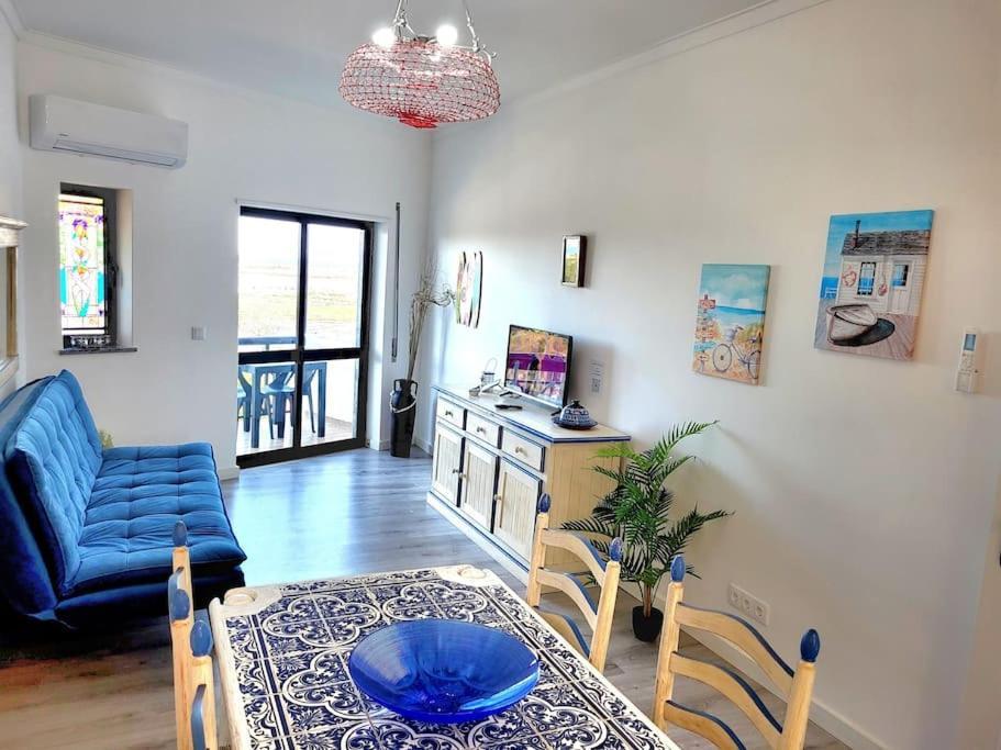 Apartment 4 *