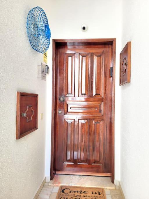 4 Apartment *