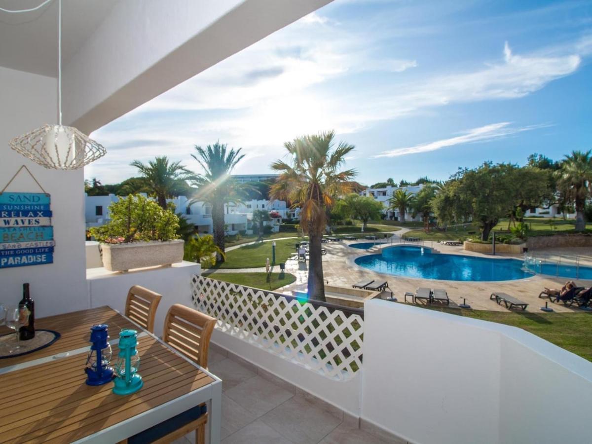 House - Luxurious & Pool View & Golf & Tennis Court Apartment *