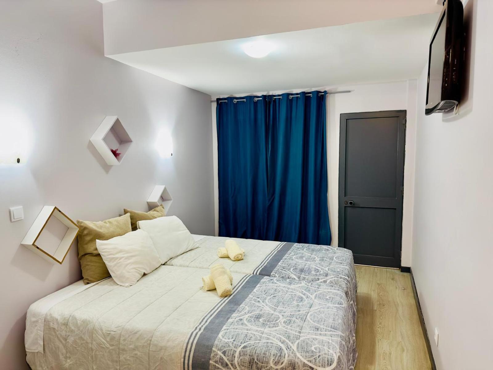 - Funchal Apartahotel Funchal (Madeira)