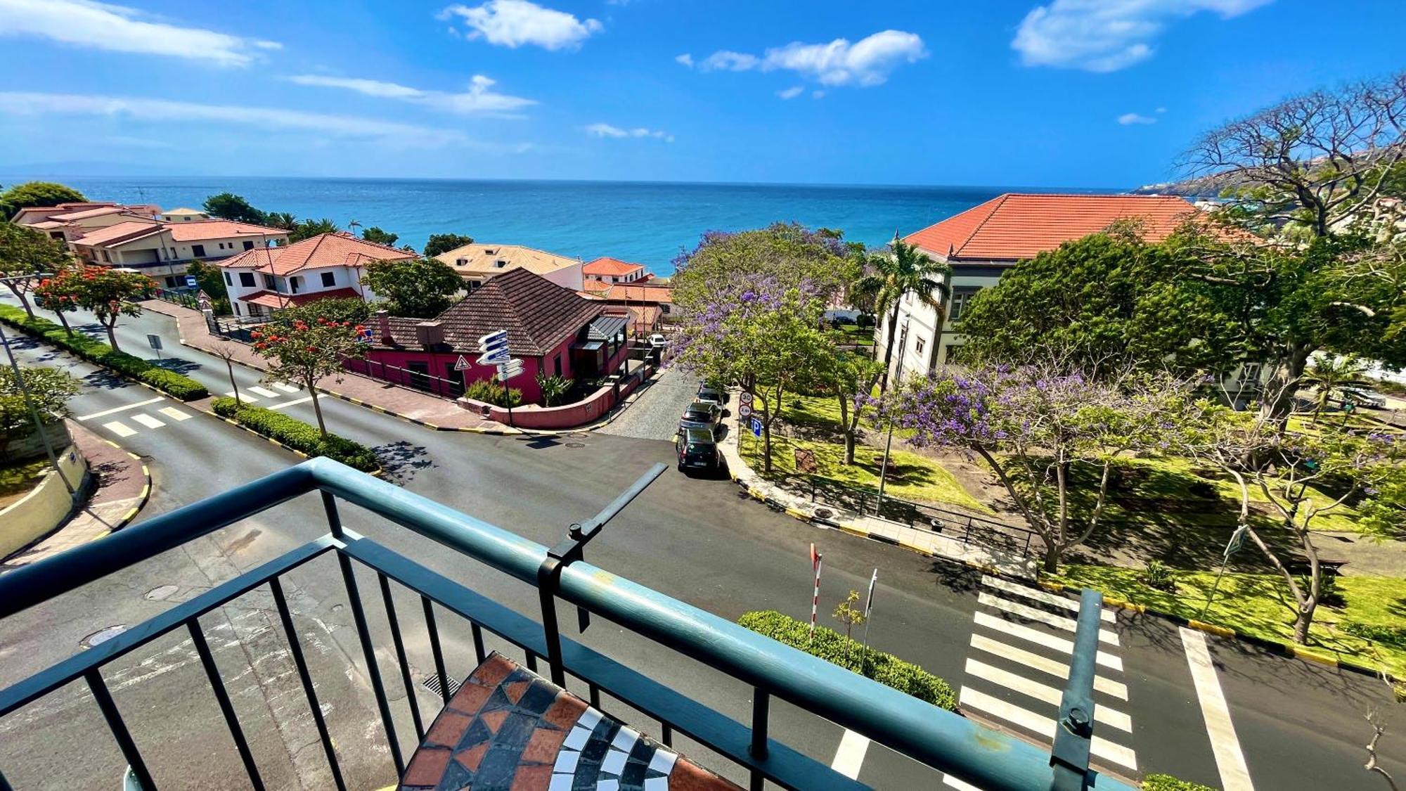 Apartment Amazing Sea Light Apartment, Close To The Beach. Santa Cruz (Madeira)