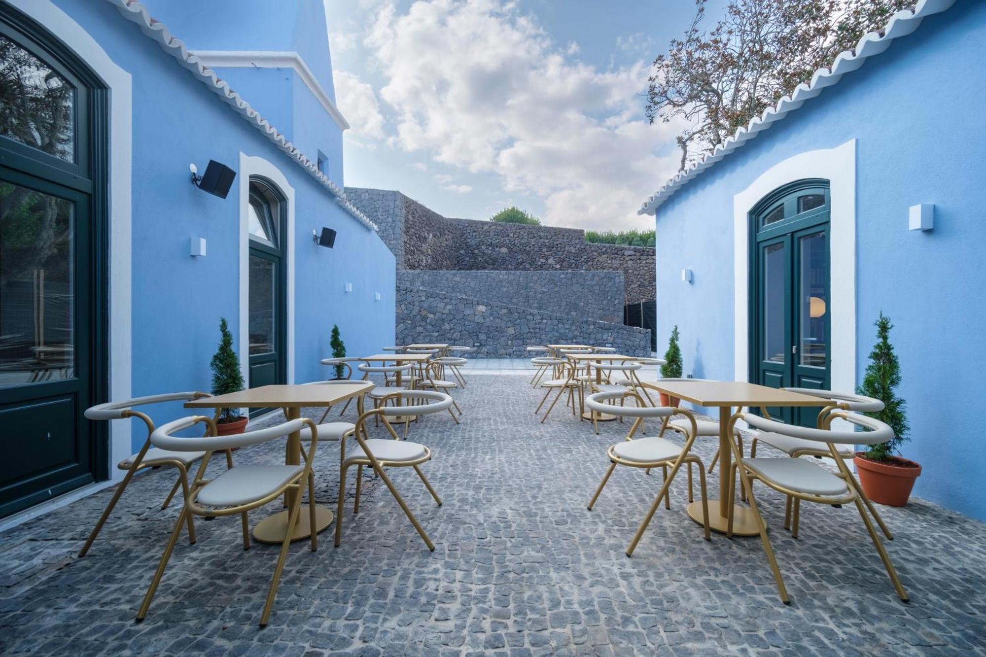 Hotel Azores Book 4*