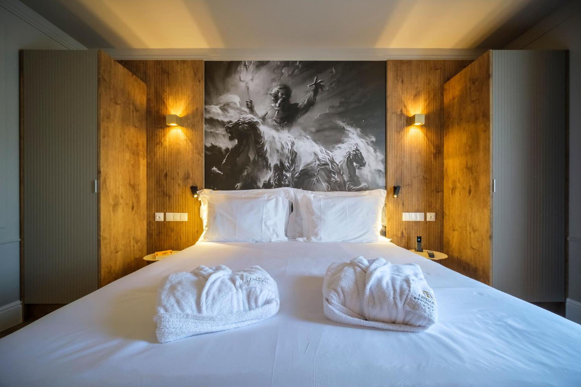 Hotel Azores Book Angra do Heroismo