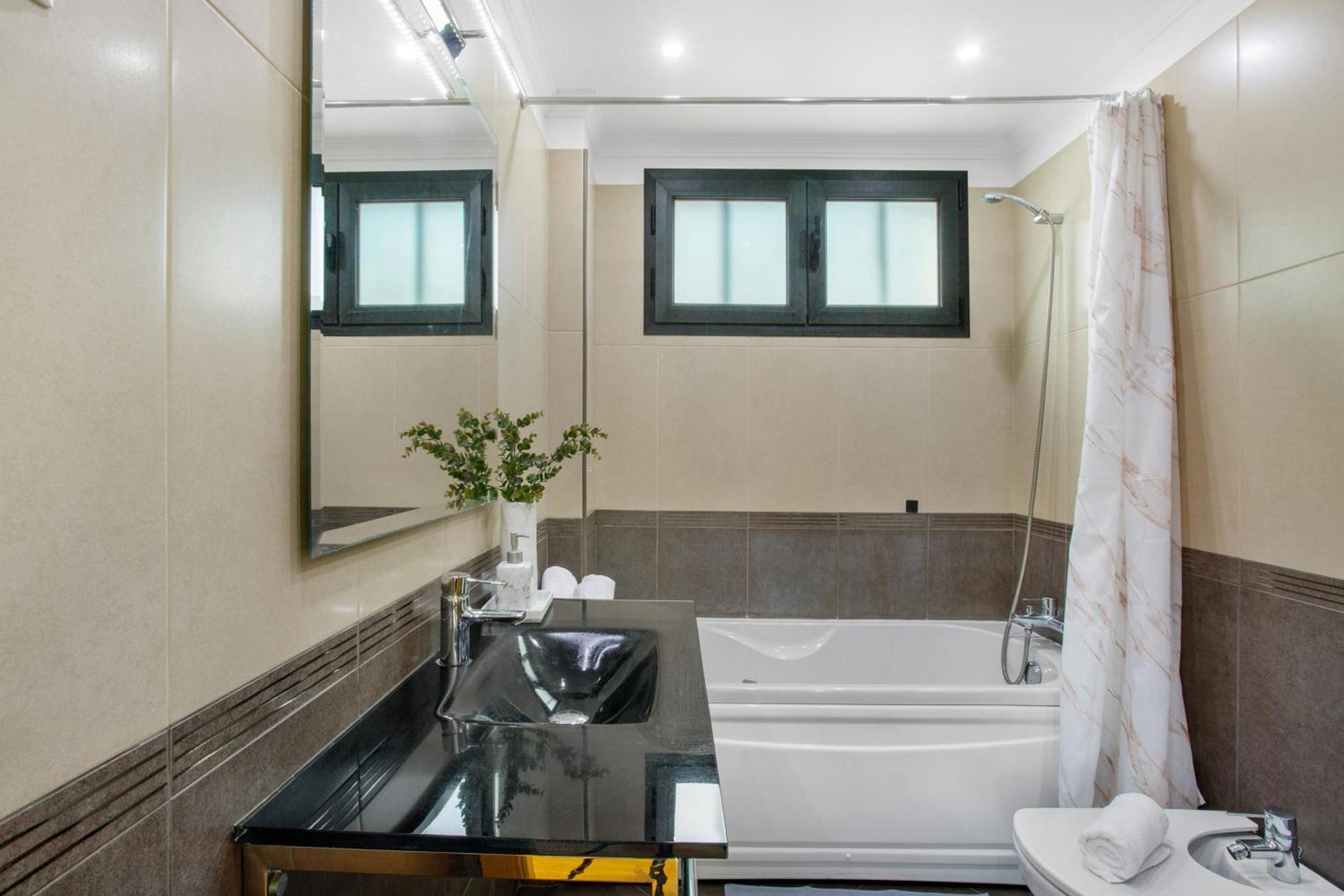 Eden Apartment *