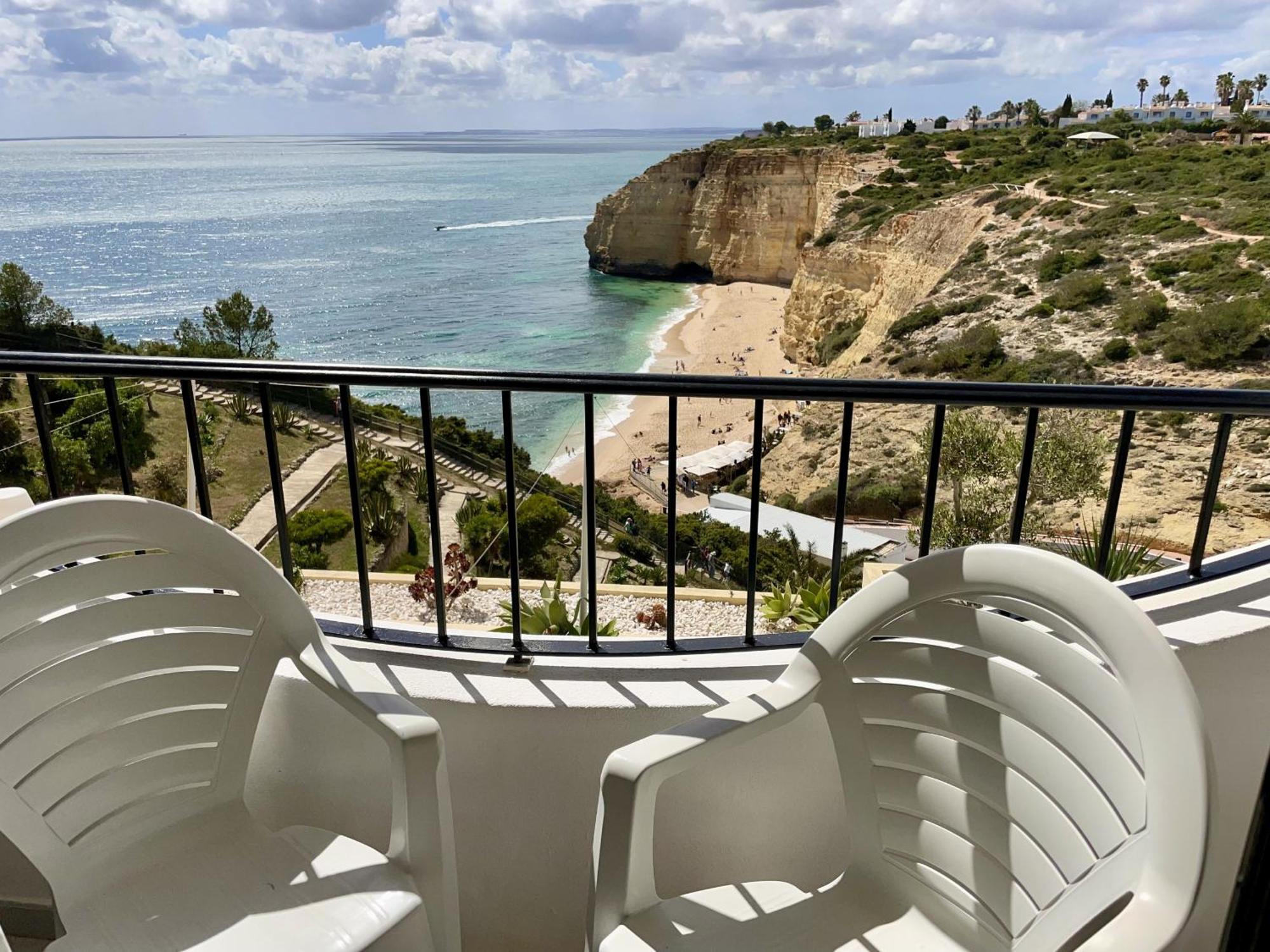 Apartment In Opposite Of Colina Sol 1108