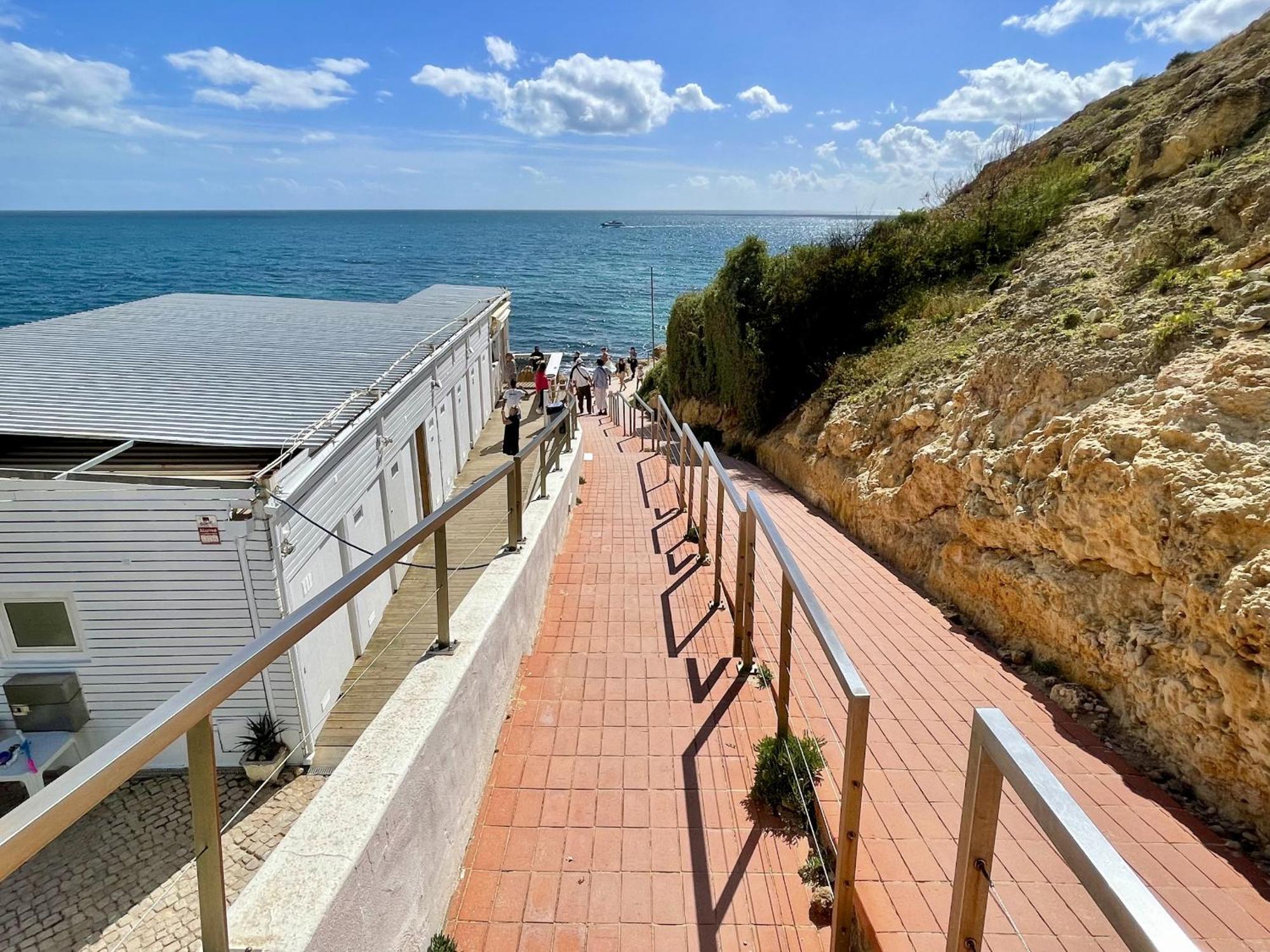 Apartment In Opposite Of Colina Sol 1108 *