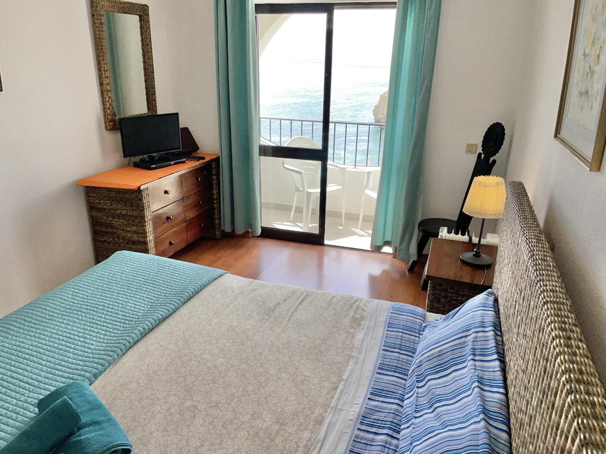 Apartment In Opposite Of Colina Sol 1108