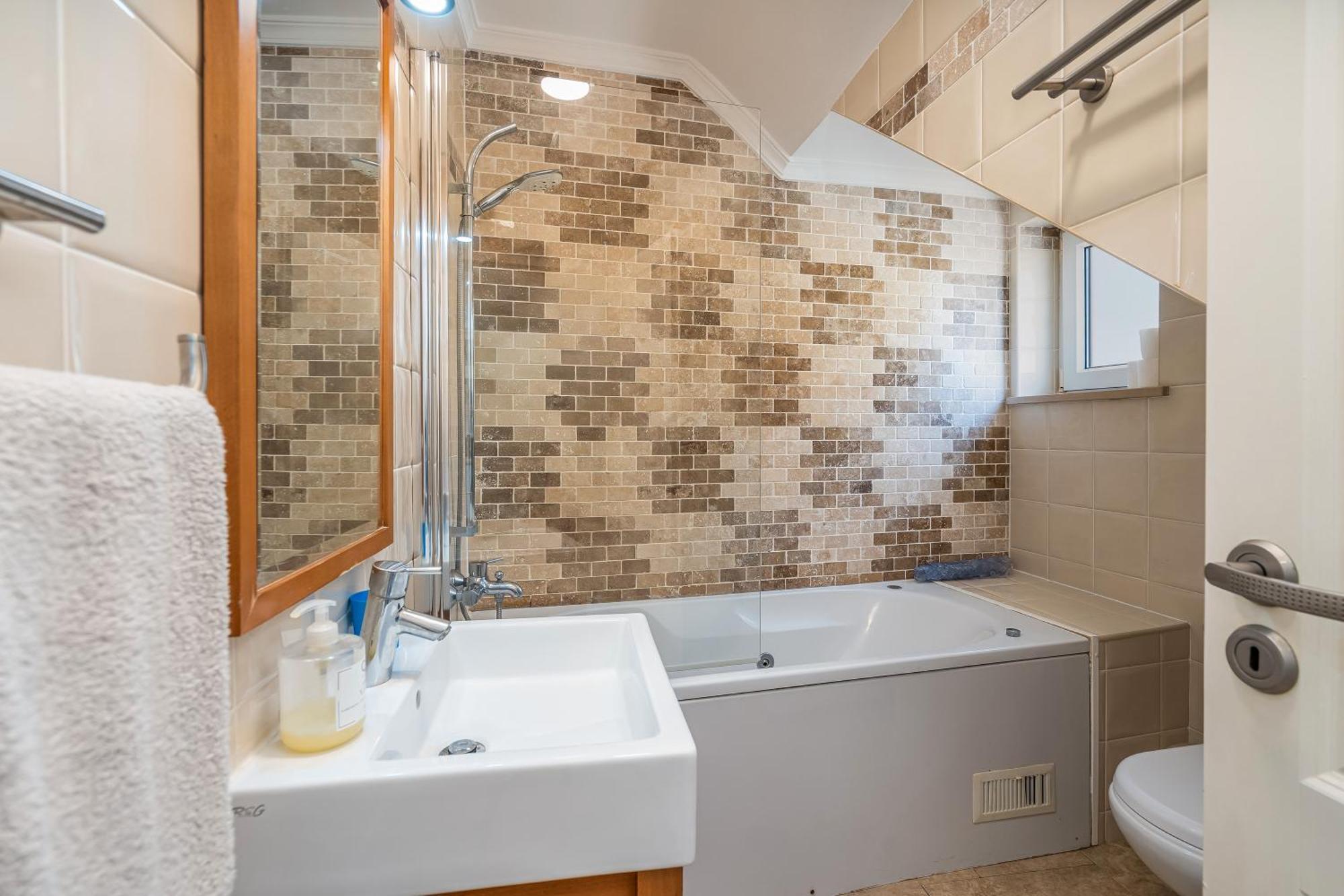 1 In Apartment *