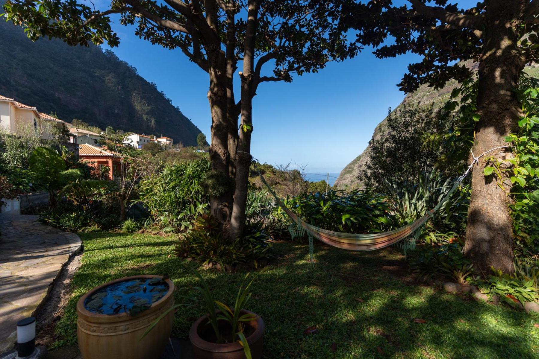 Guest house Madeira Surf 2*