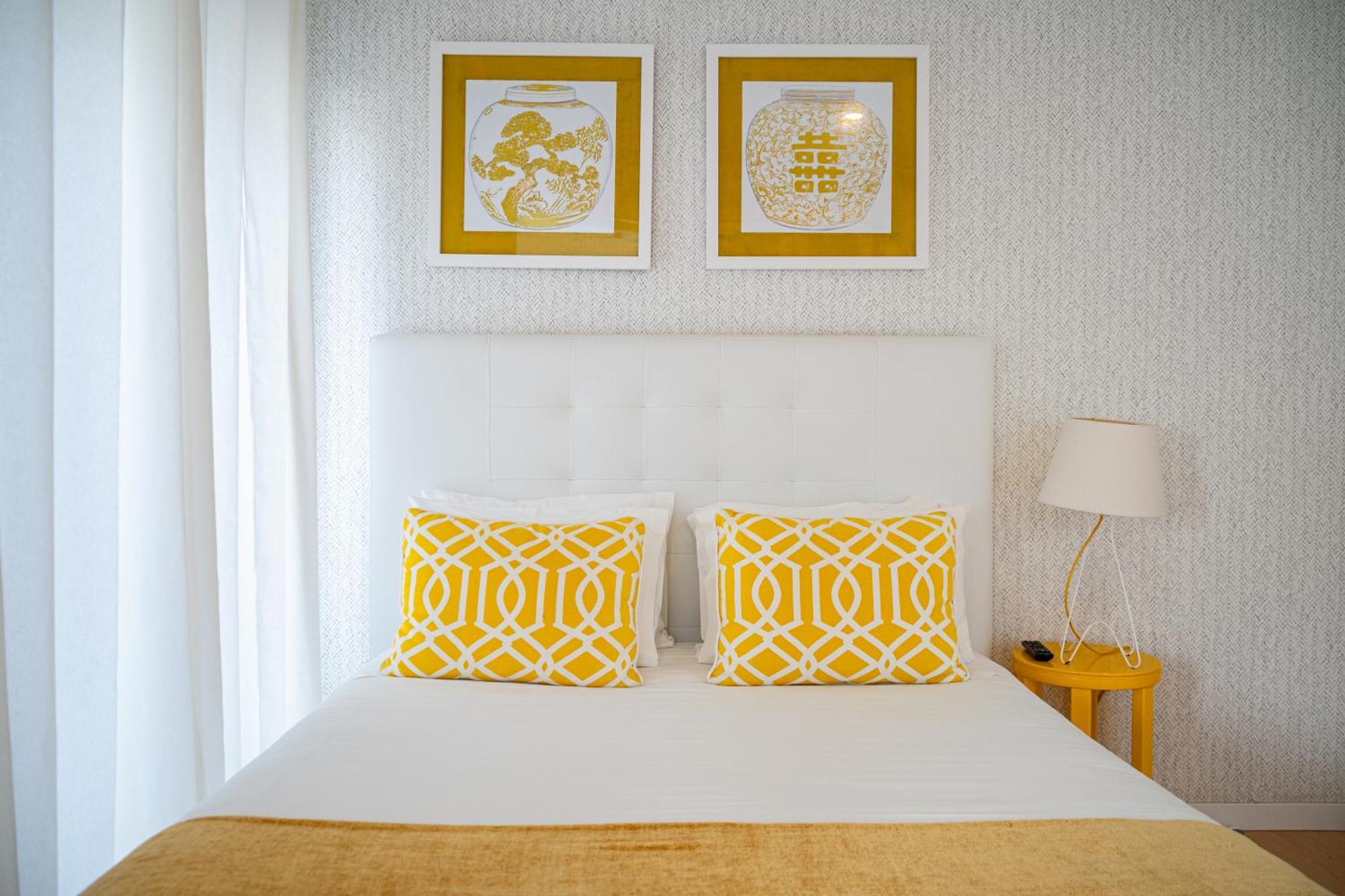 By The Sea - Bed & Breakfast Nazare