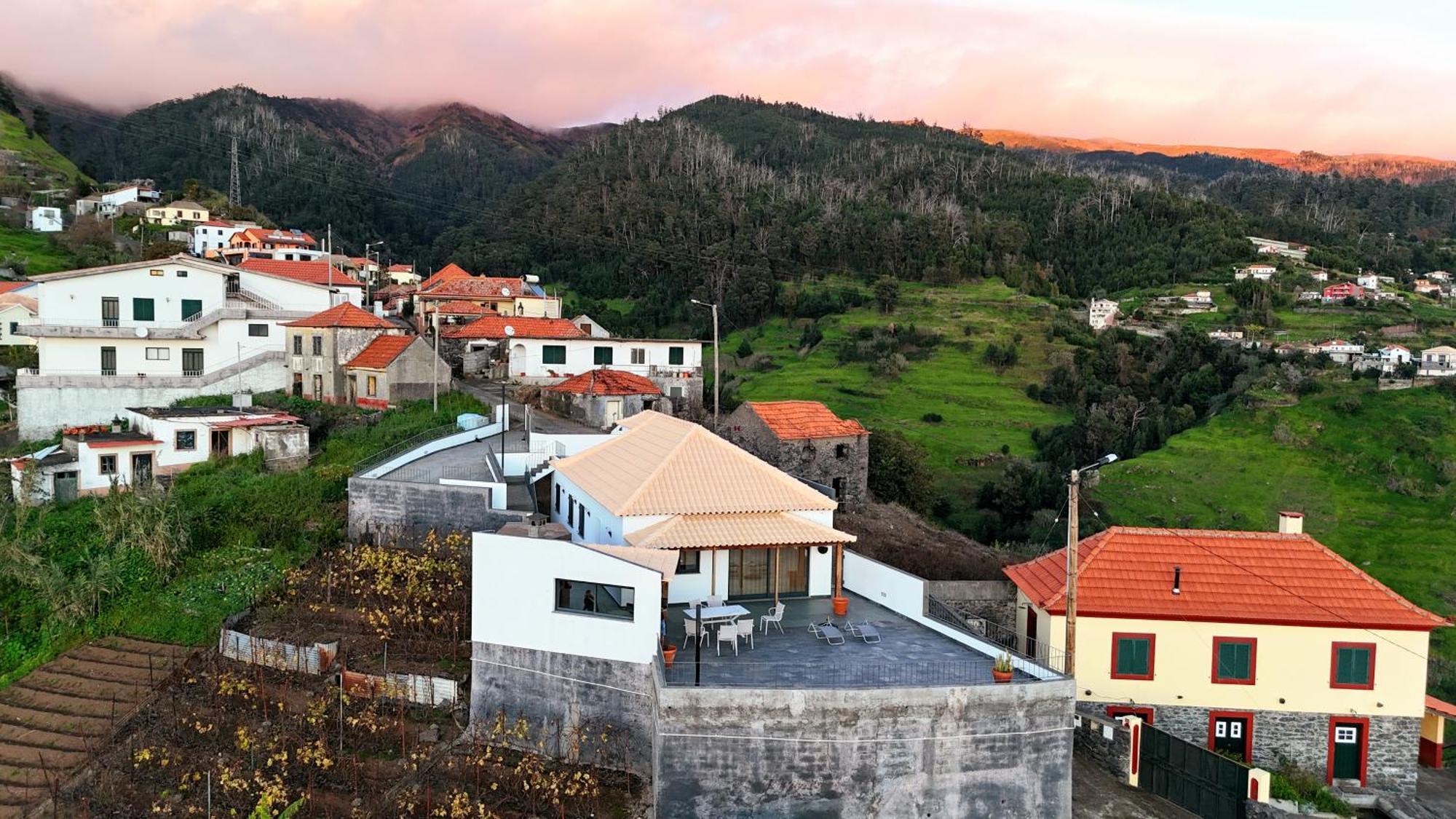 Villa Blue Horizon, Sea And Mountain View