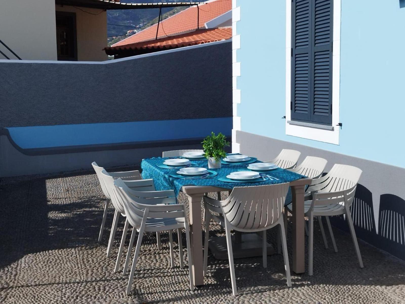 Luxury Retreat In *