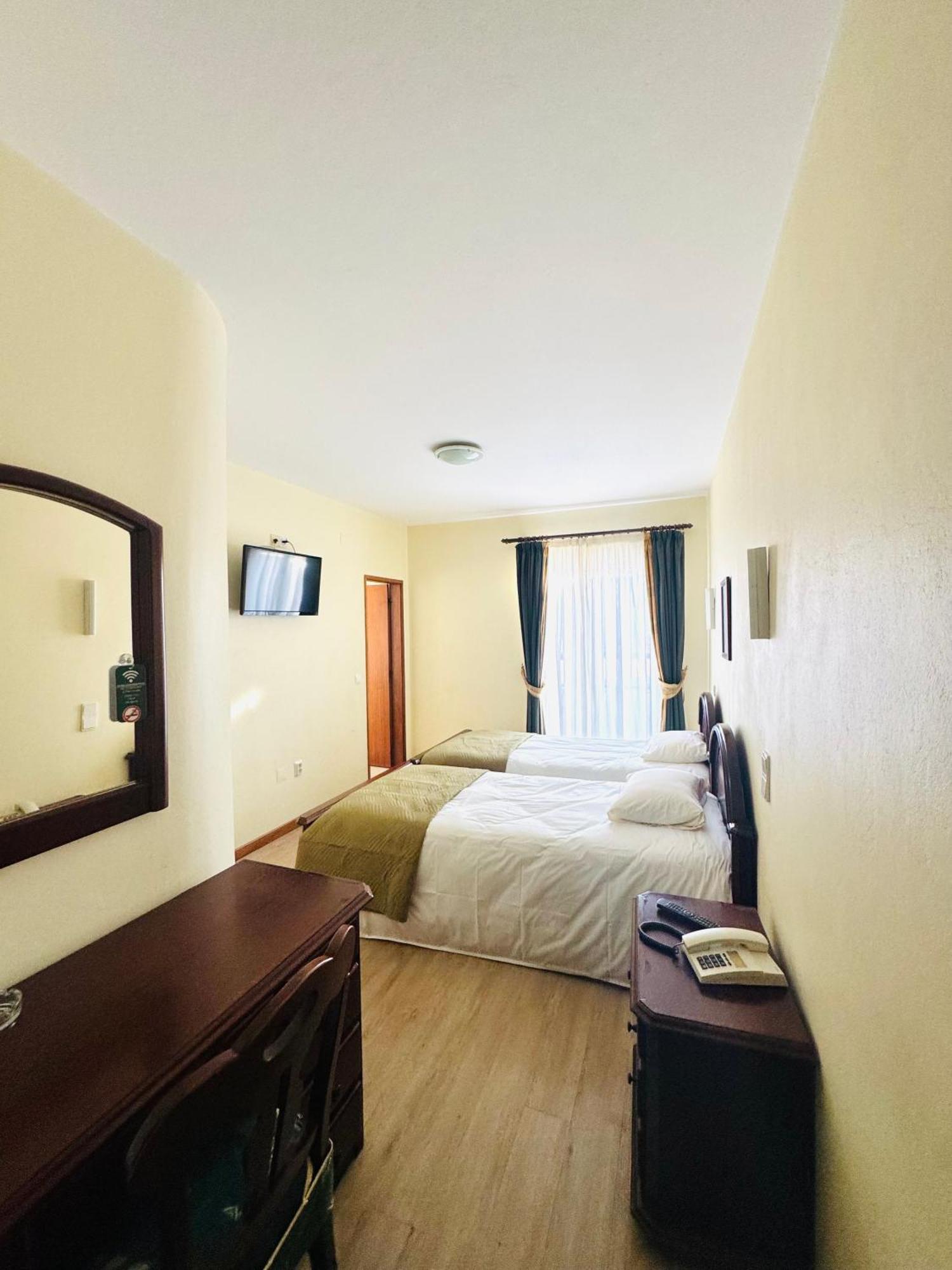 Residencial Santo Antonio Guest house Santa Cruz (Madeira)