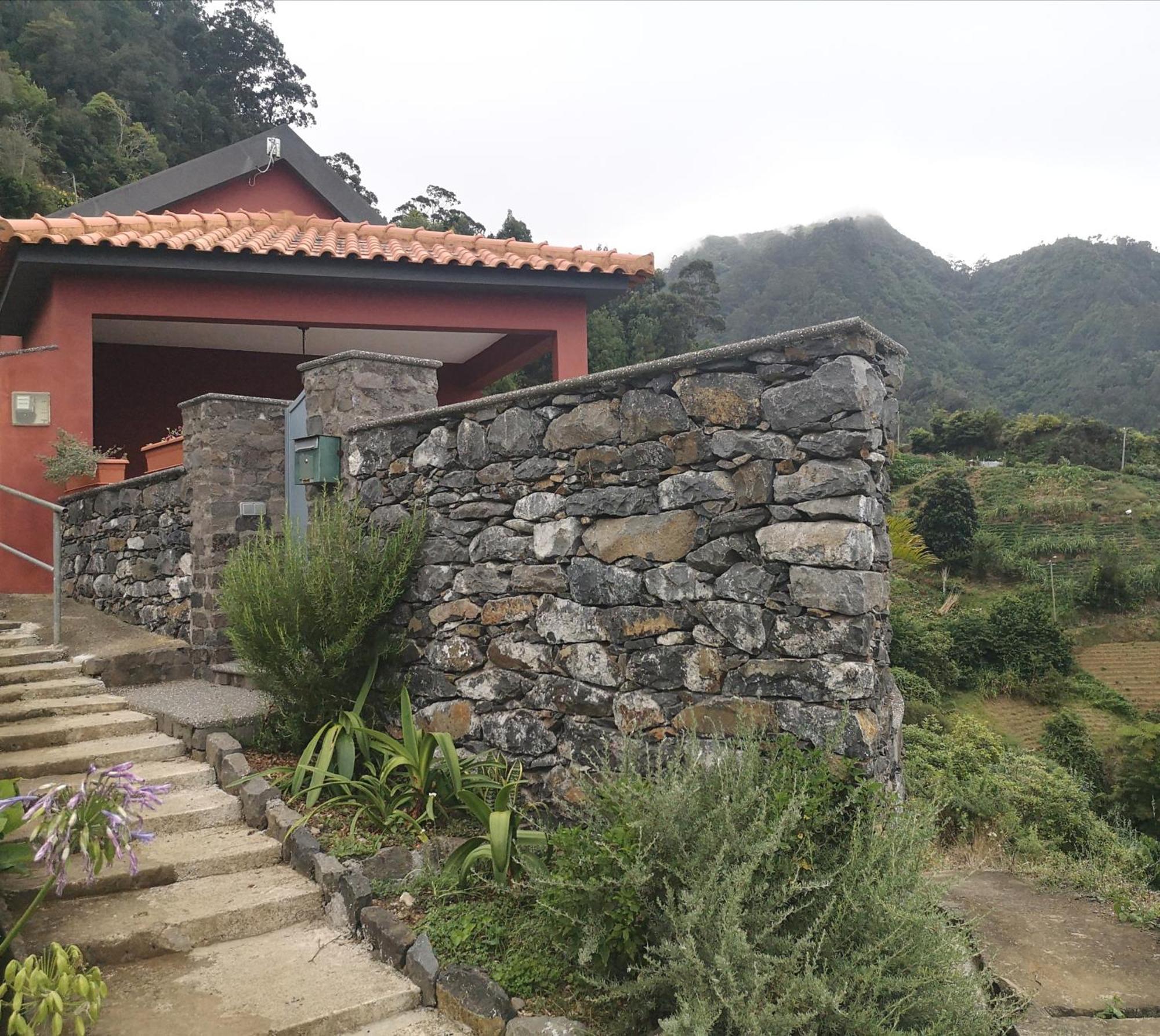 House In The Montain Casa Do Cabeco