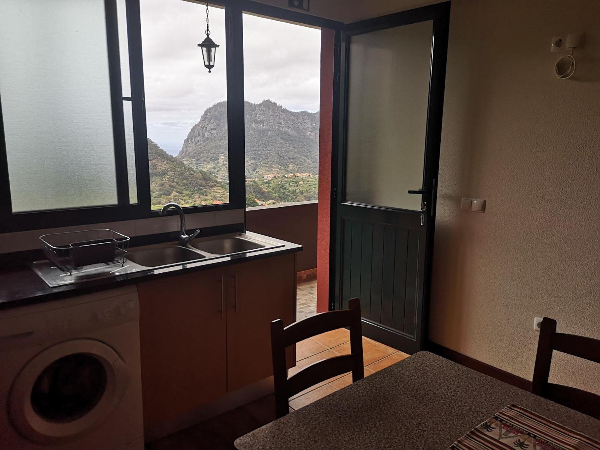 House In The Montain Casa Do Cabeco Holiday home *