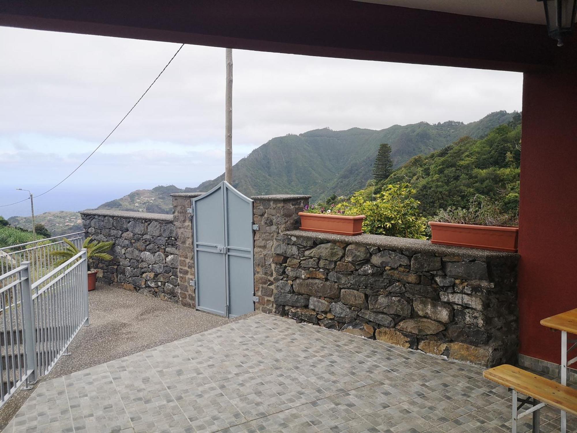 House In The Montain Casa Do Cabeco Holiday home *