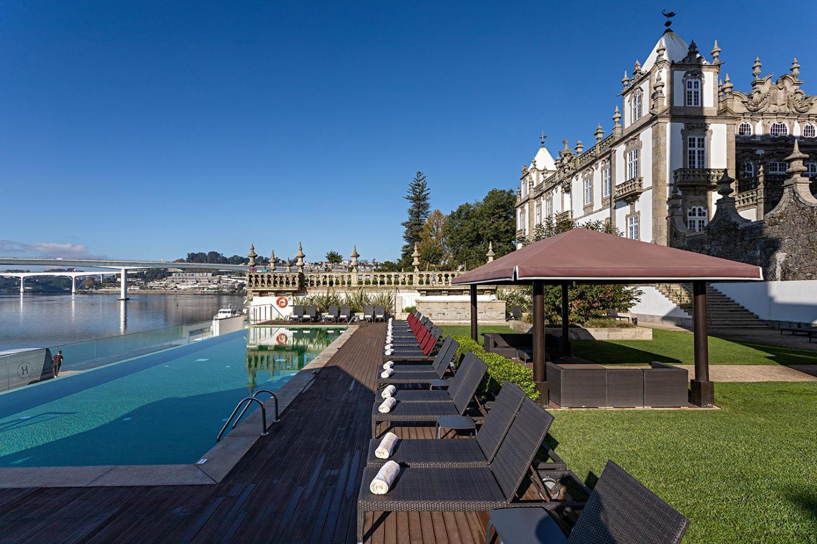Hotel Pestana Palacio Do Freixo, & National Monument - The Leading Of The World 5*