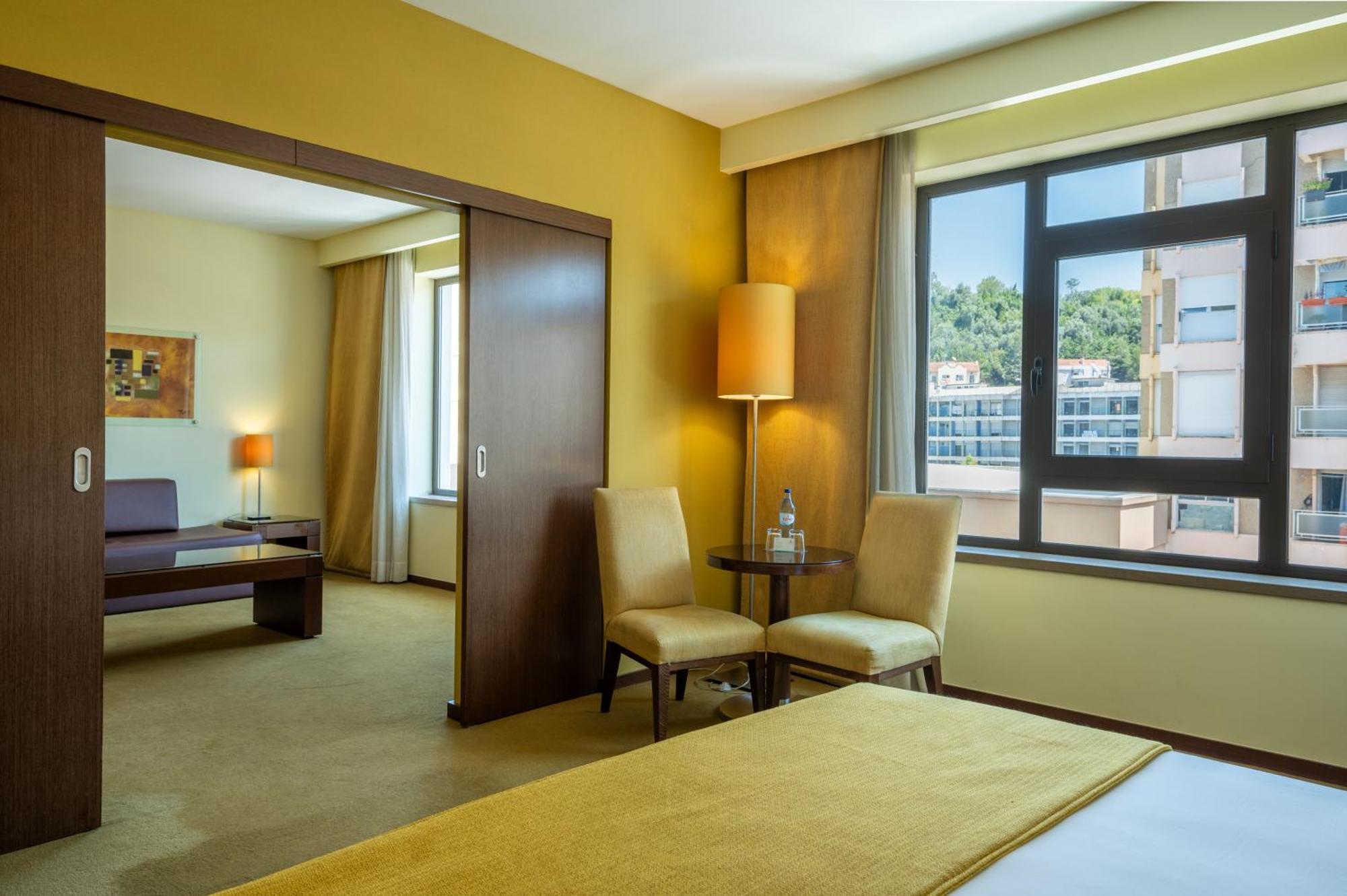 Gale Hotel