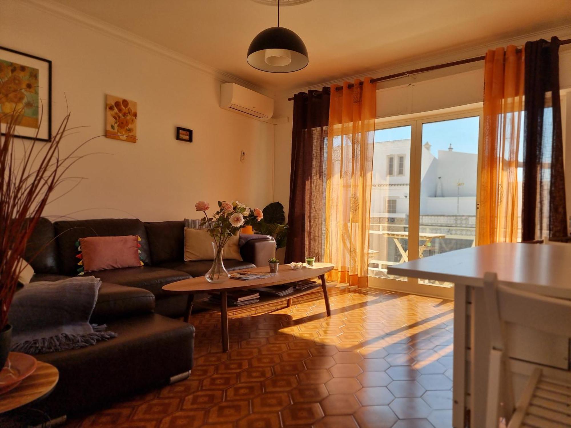 Santa Luzia Casa Girassol, Tavira Sea View, 2 Minutes To Ferry Holiday home Santa Luzia (Tavira)