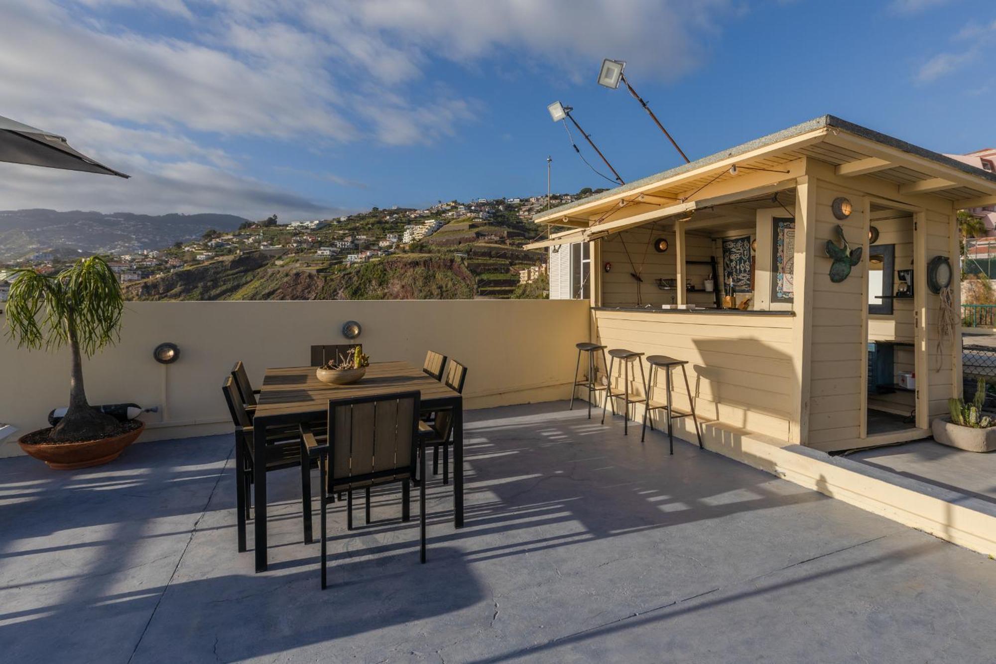 Flowers Island House 8 Infinity * Funchal (Madeira)