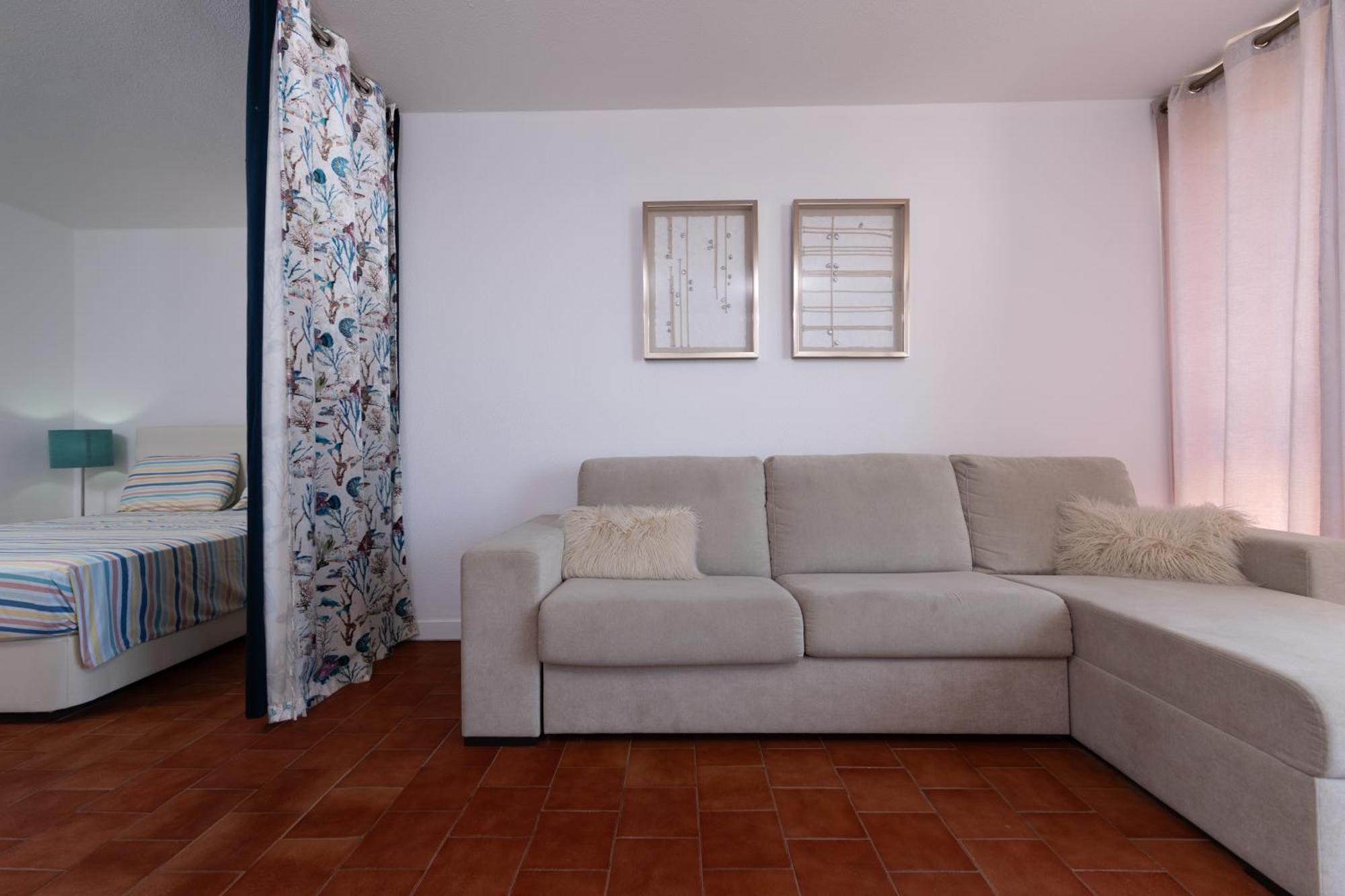 Sky19 Ocean View T1 Apartment