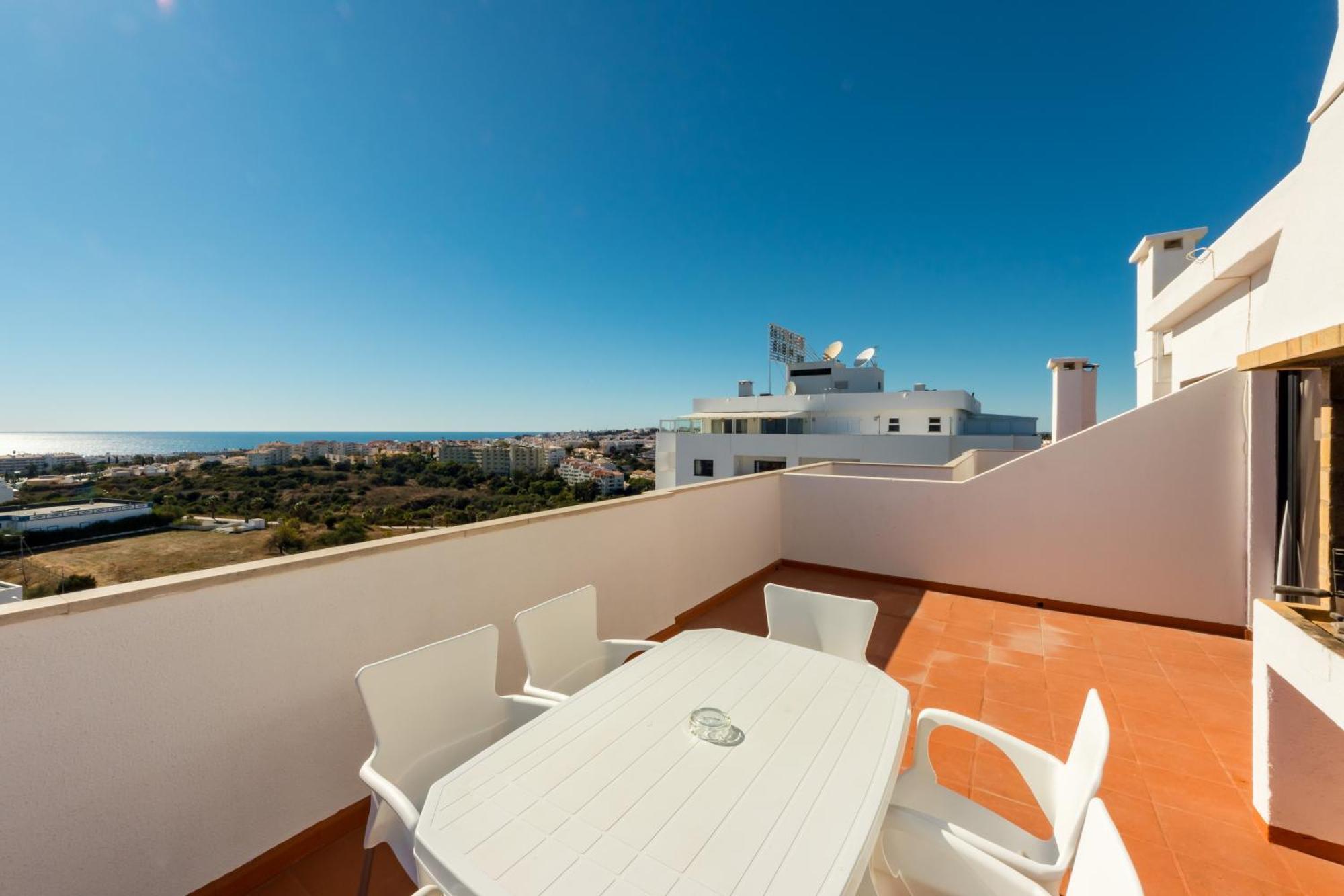 Janelas Do Mar Turisticos Aparthotel 3*