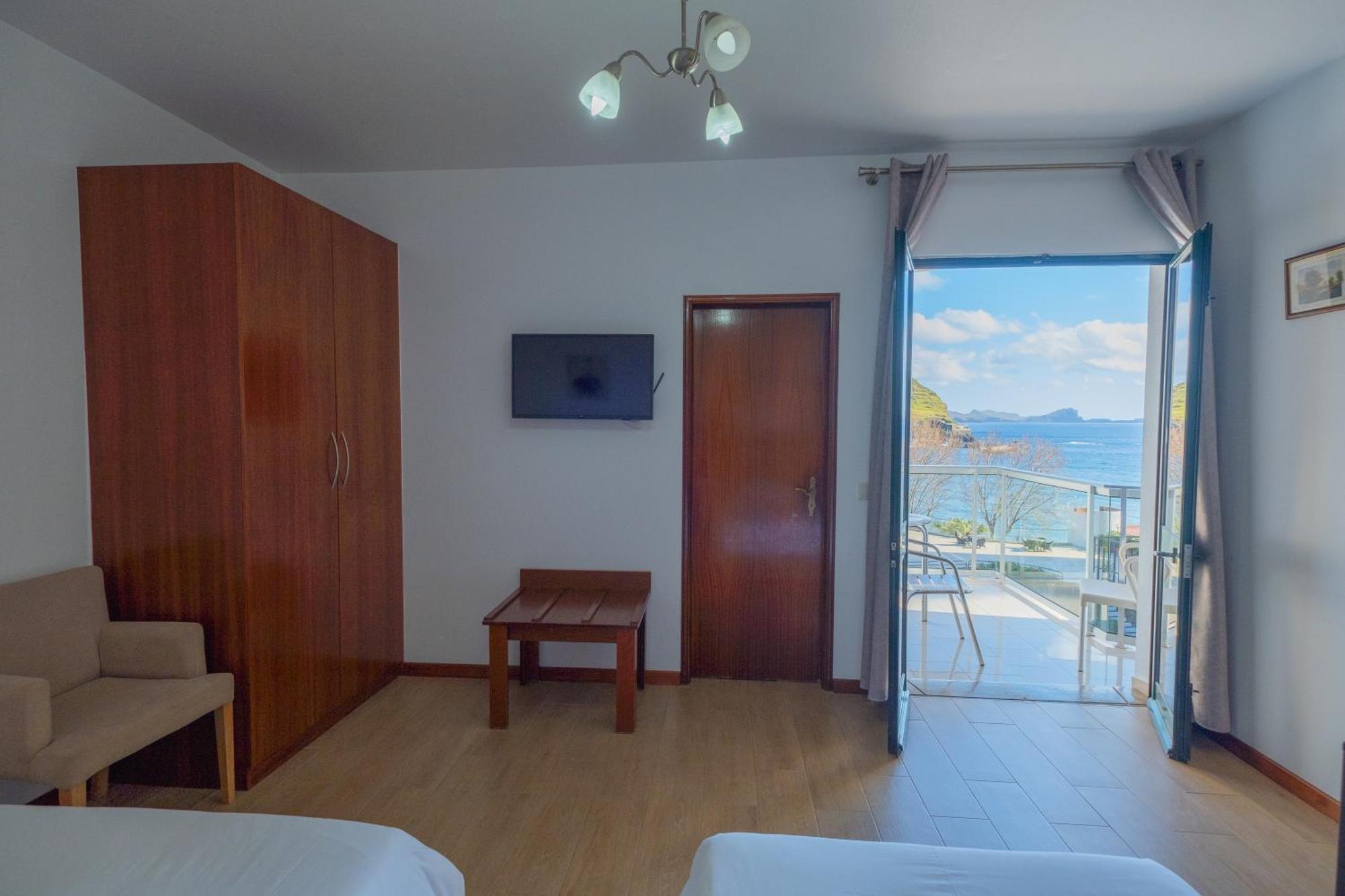 Residencial Familia Guest house