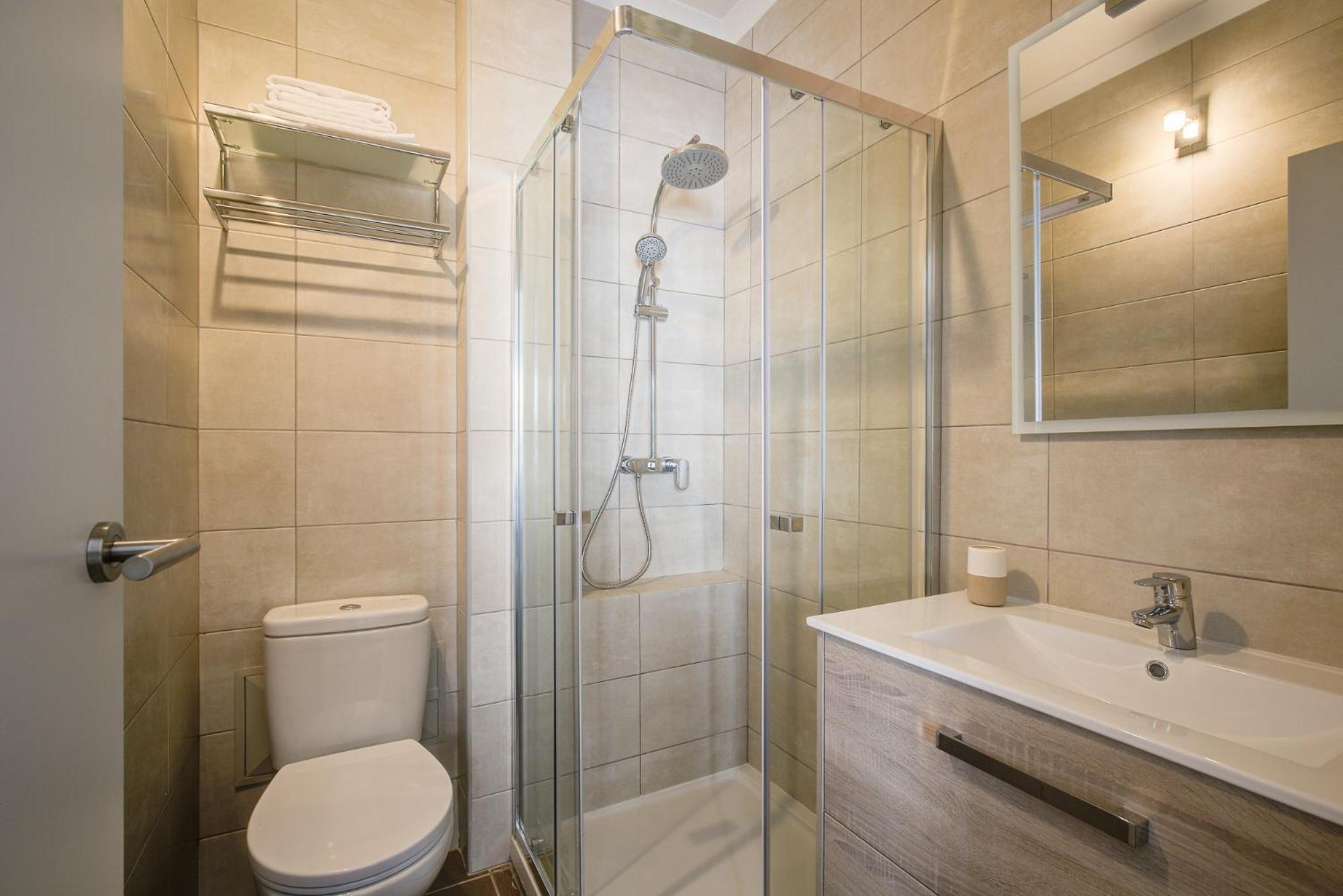 Prime - 5 Suites, Private Pool And Parking, Walk To * Altura