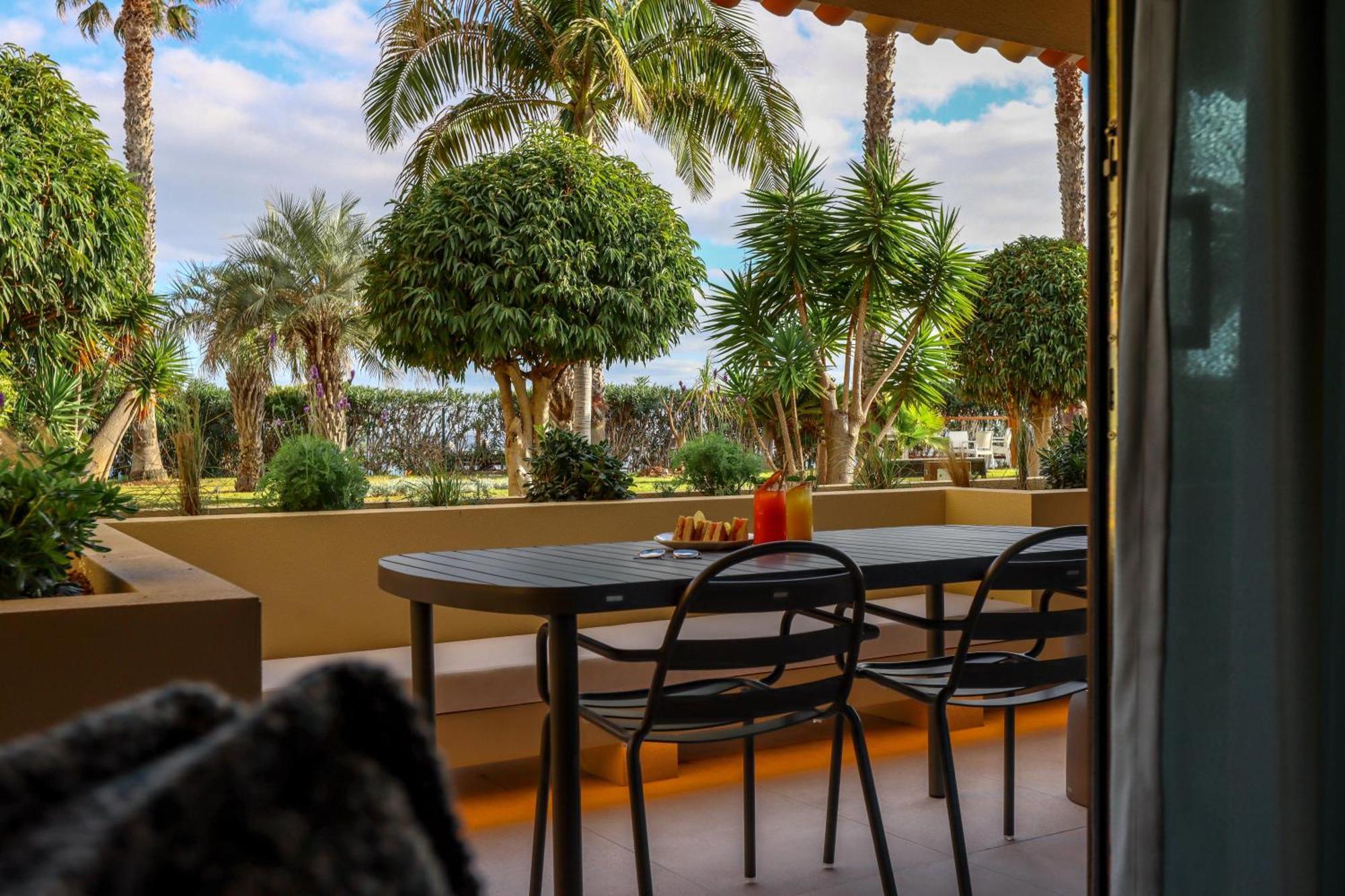 The Views Oasis Hotel 4*