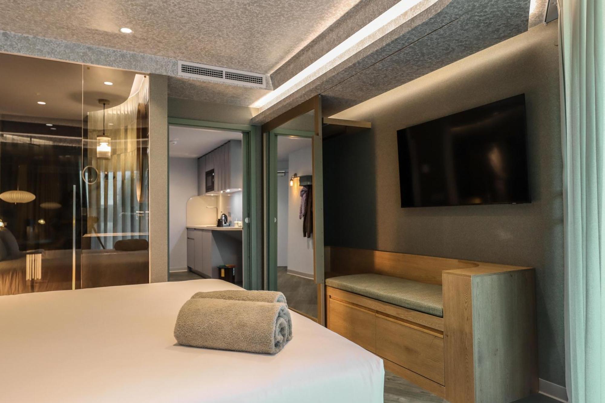 The Views Oasis Hotel 4*