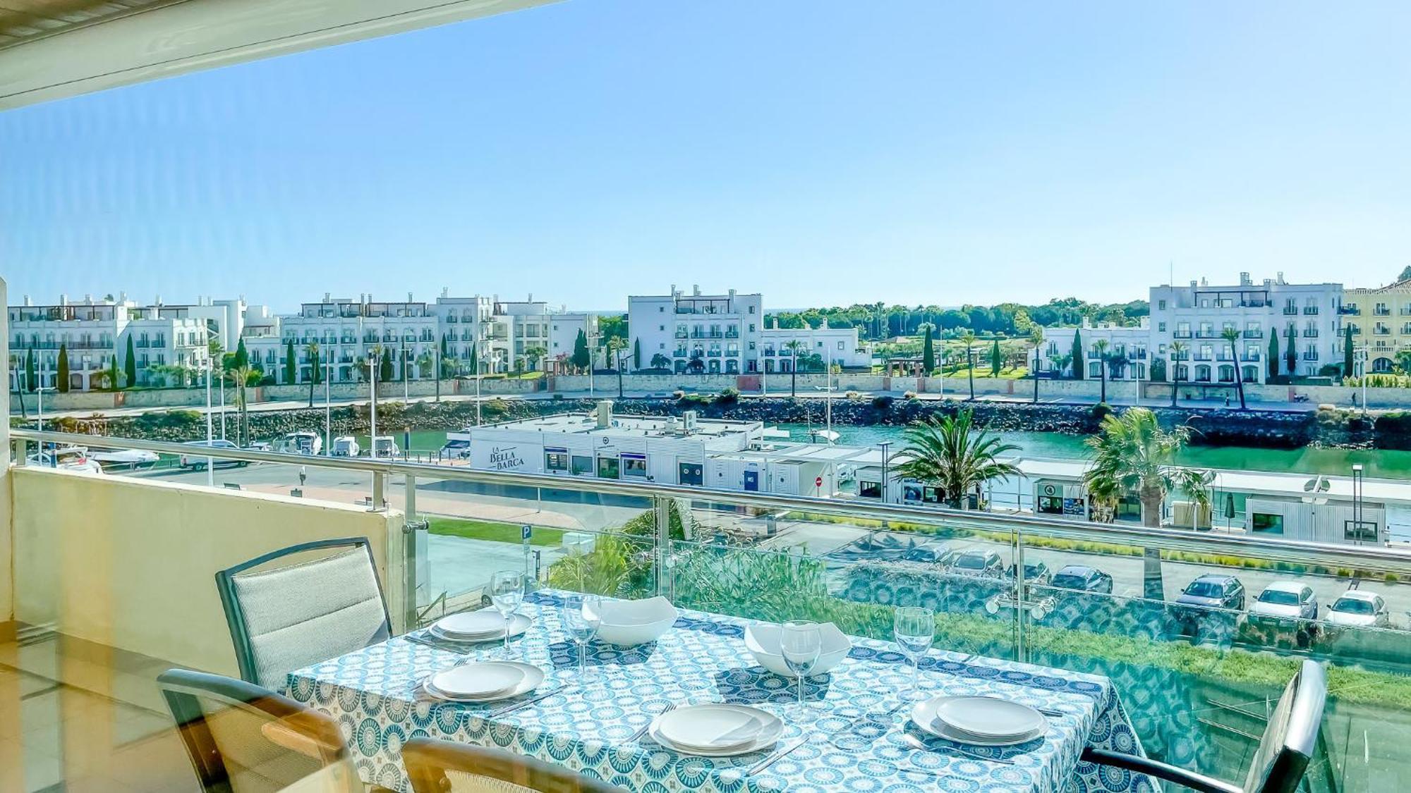 Apartamento Aq 310 Incrível De Dois Quartos Com Vista A Marina Quarteira