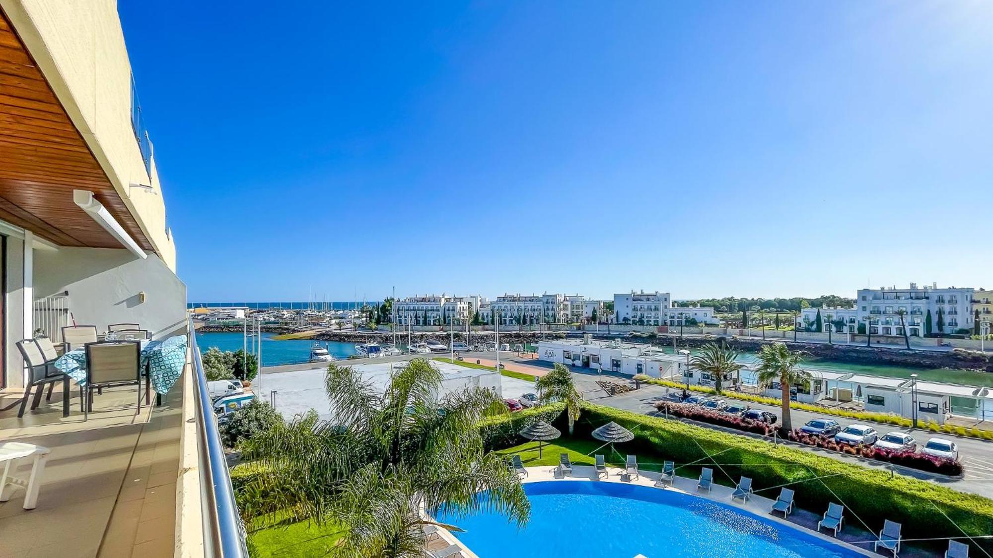 Aq 310 Incrível De Dois Quartos Com Vista A Marina *