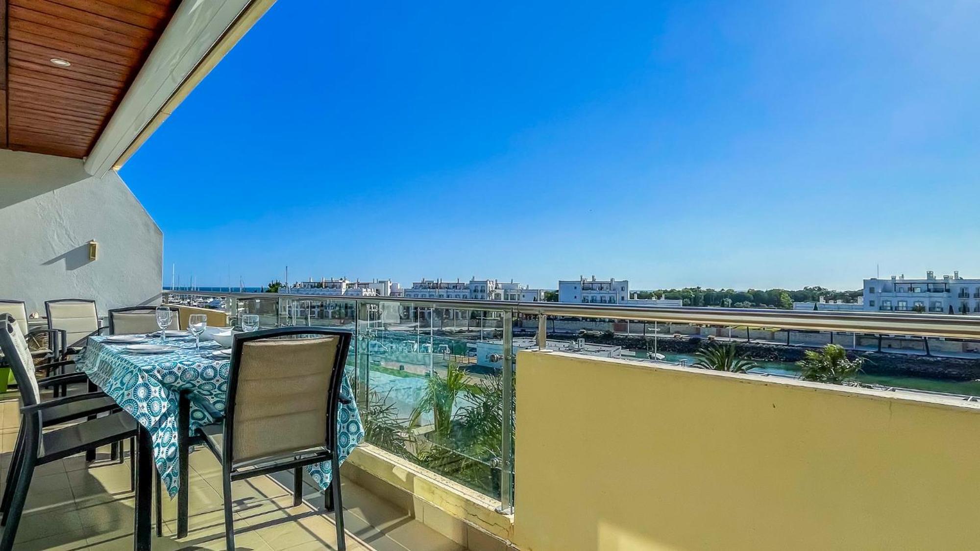 Apartamento Aq 310 Incrível De Dois Quartos Com Vista A Marina