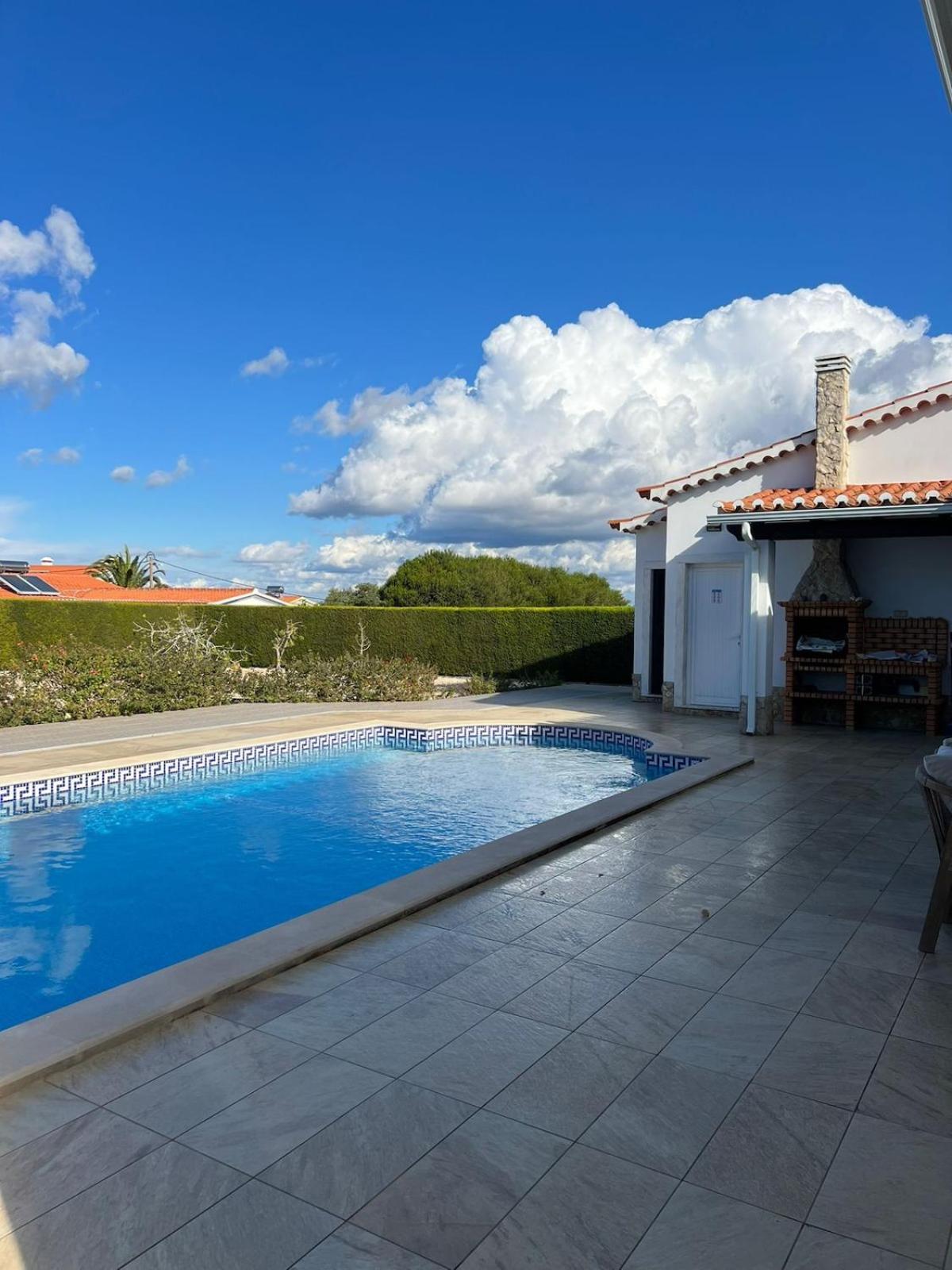 Villa Sunny Ocean With Pool Near Arrifana *