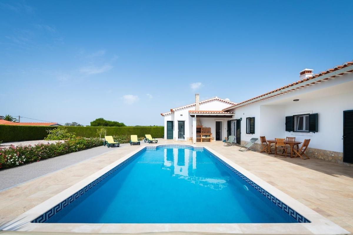 Villa Sunny Ocean With Pool Near Arrifana