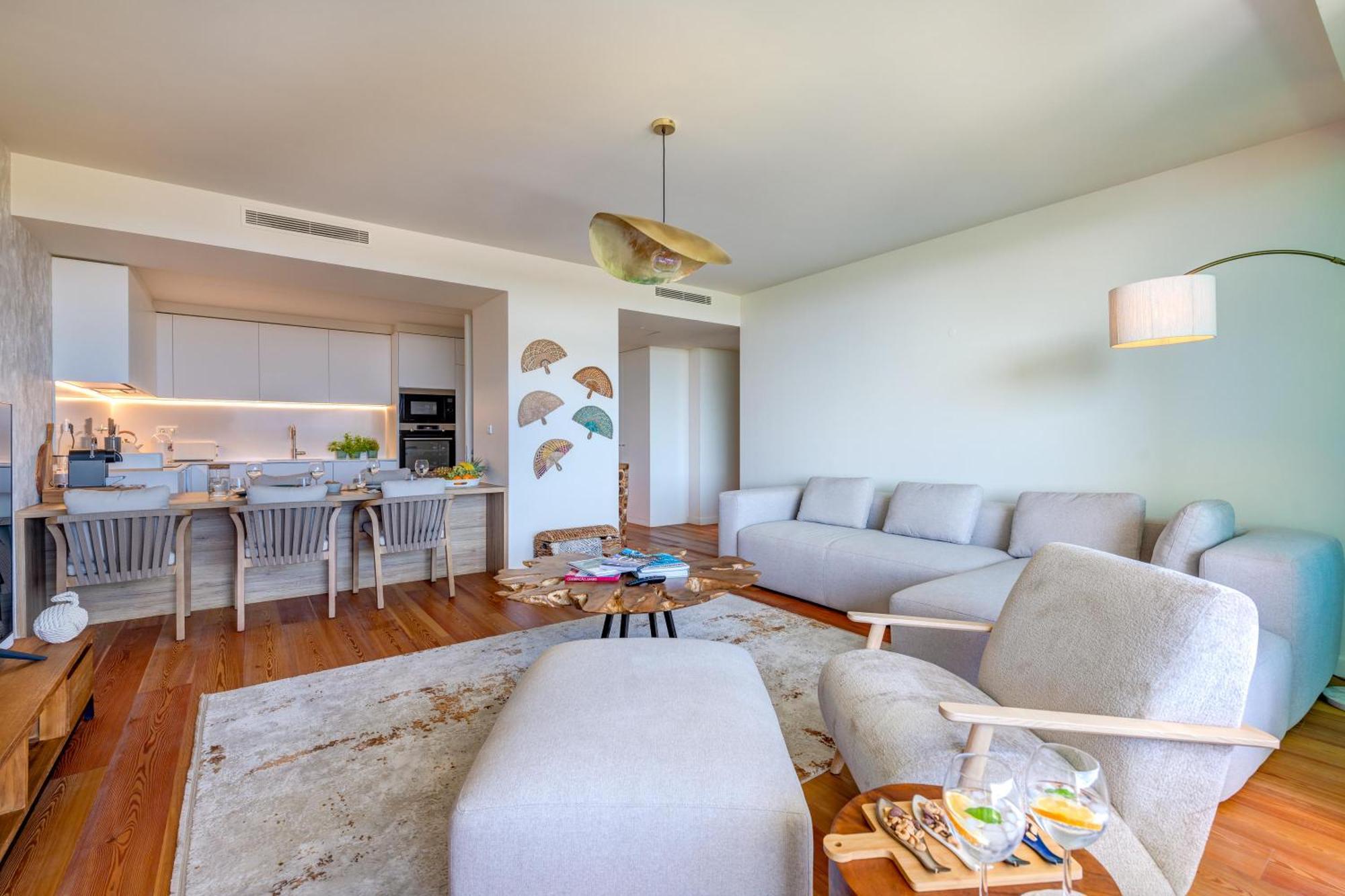 Apartment Blue Well Being Beachfront Pool And Raia - By Bedzy