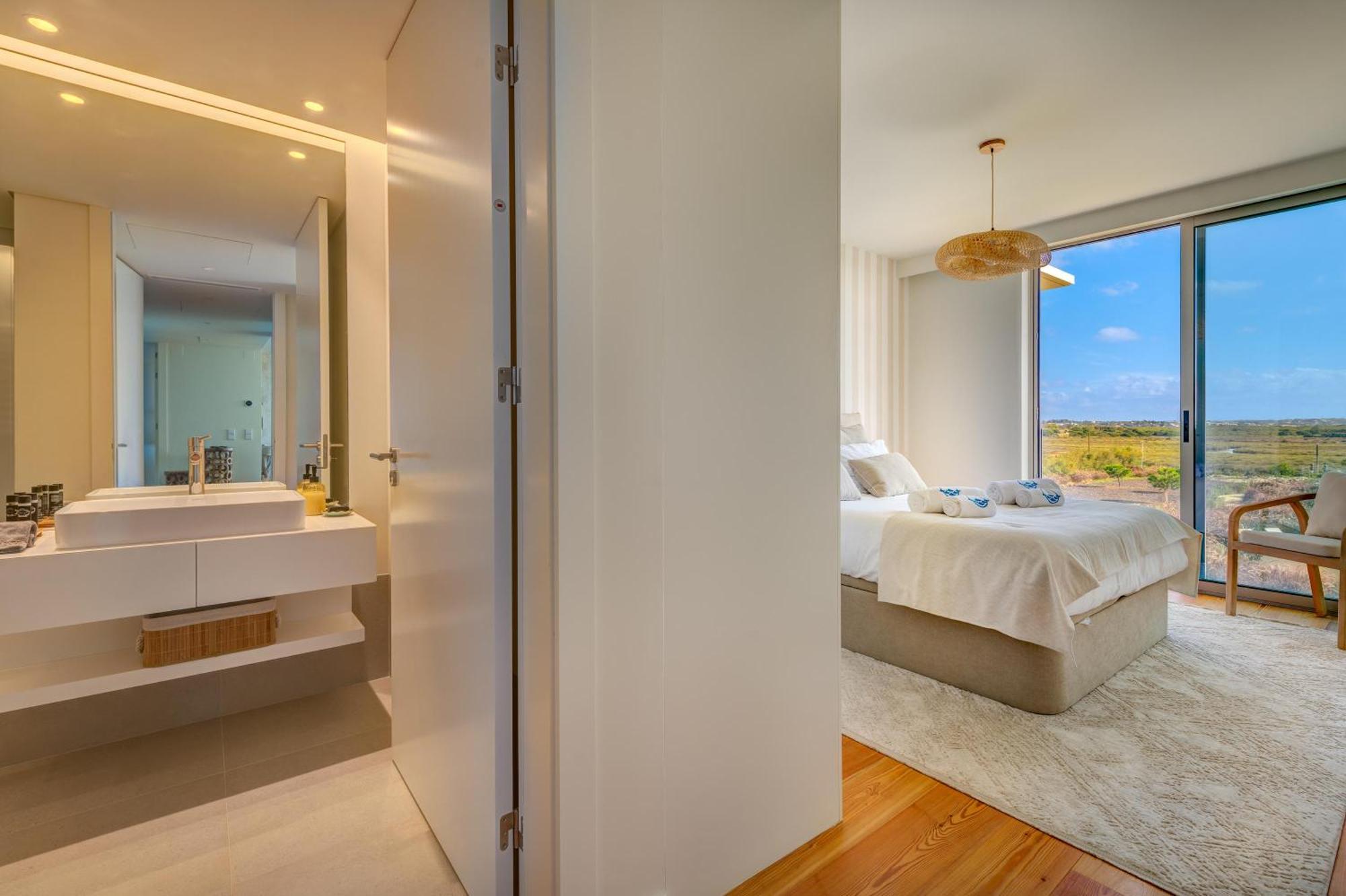 Blue Well Being Beachfront Pool And Raia - By Bedzy Apartment Armacao de Pera
