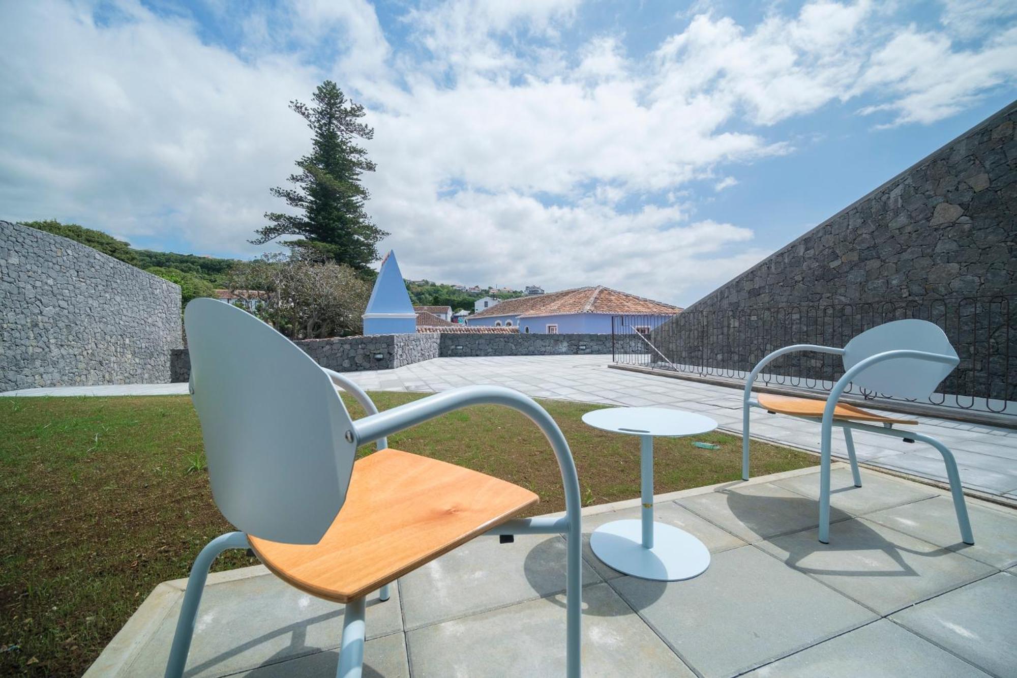 Hotel Azores Book