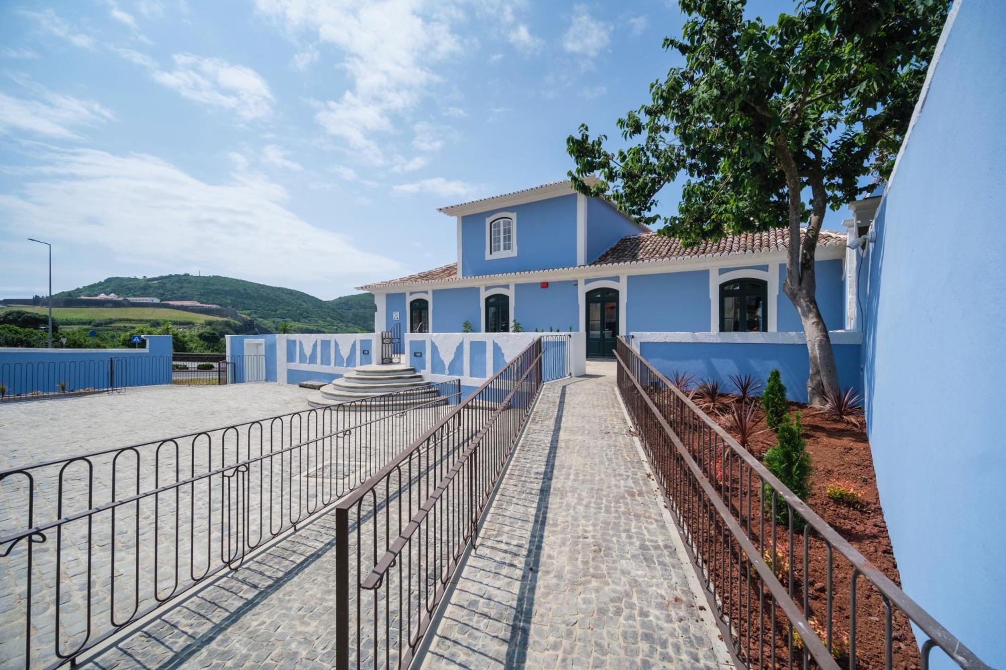 Azores Book Hotel