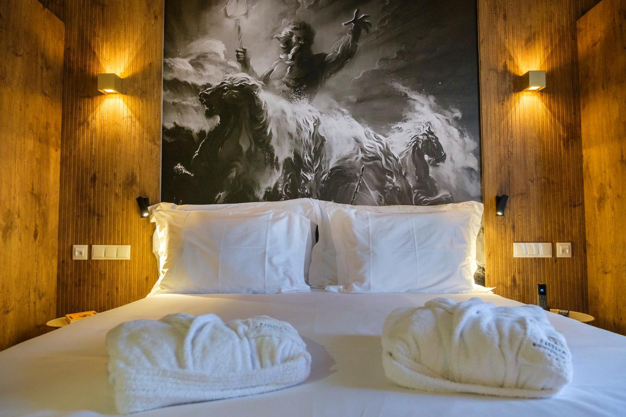 Hotel Azores Book Angra do Heroismo