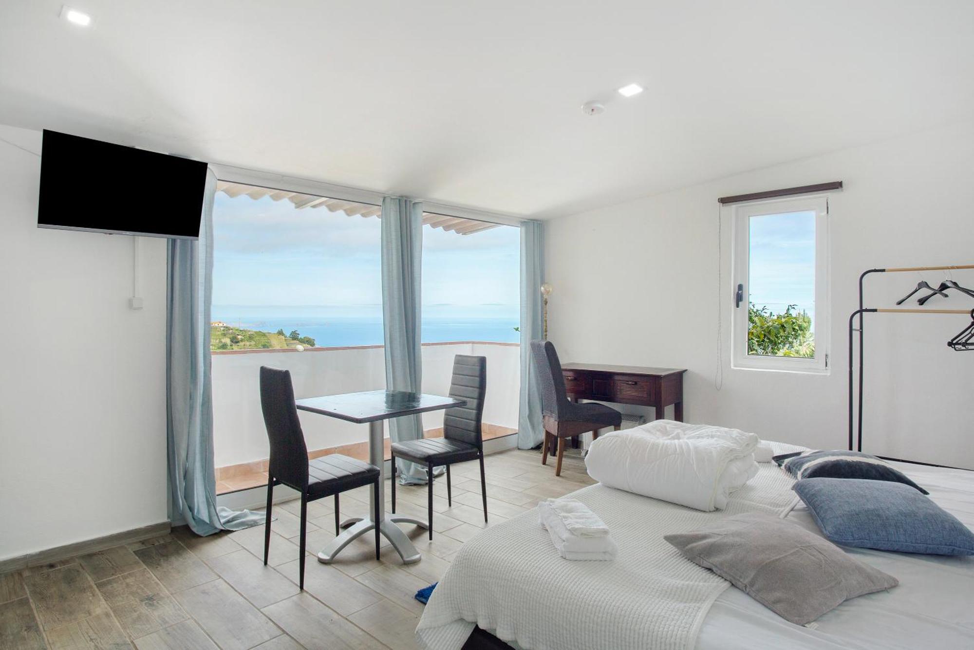 House Inmountain Canico (Madeira)