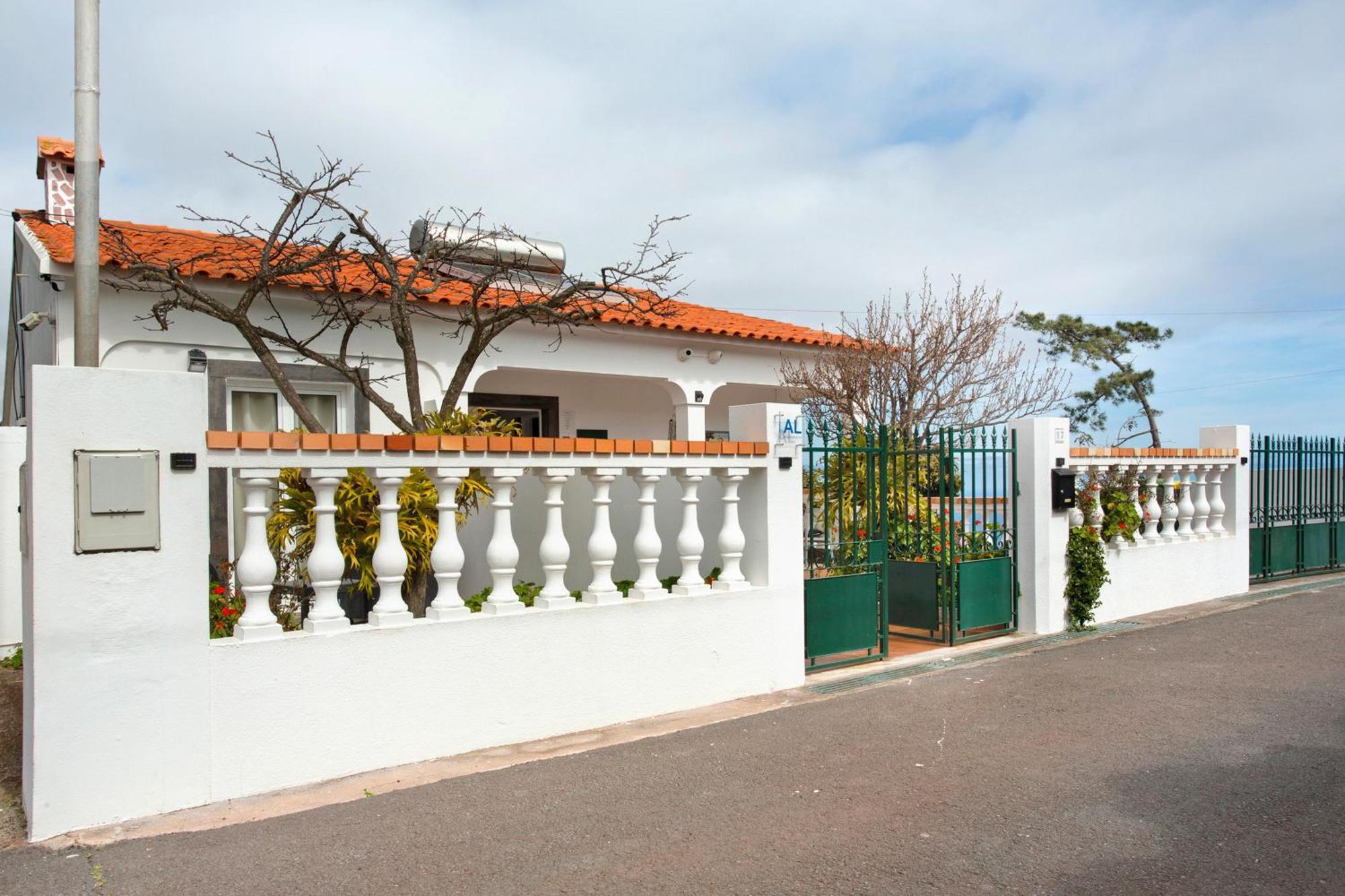 House Inmountain * Canico (Madeira)