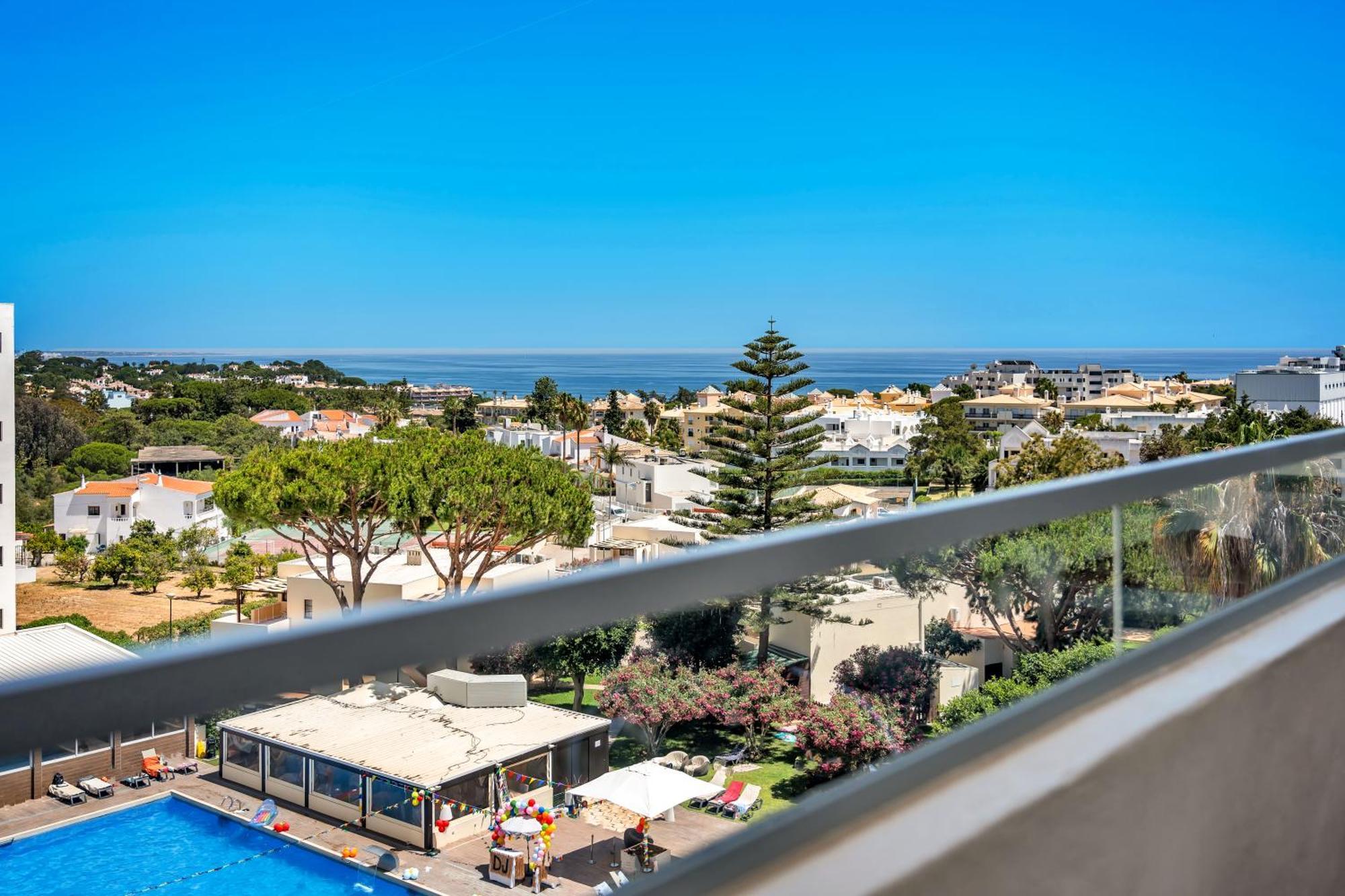 Hotel Sol &