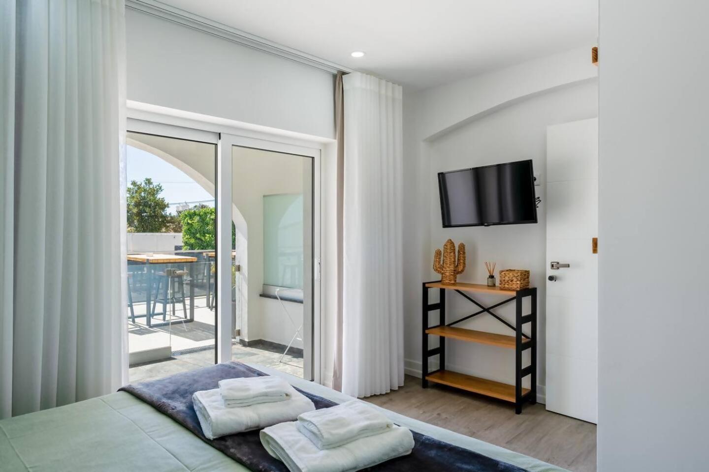 Malpique Heated Pool & Jacuzzi Albufeira