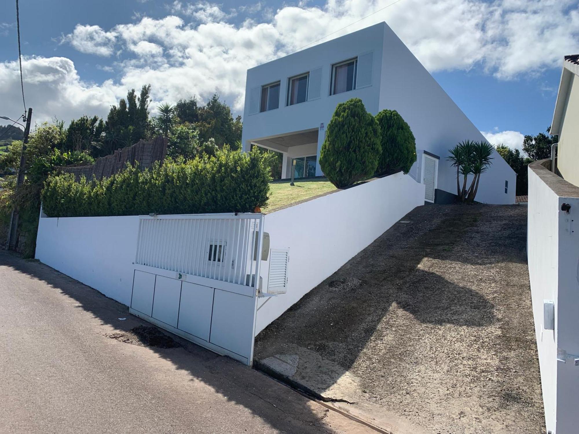Holiday home Sunrise House Azores - Jacuzzi Nordeste (Azores)