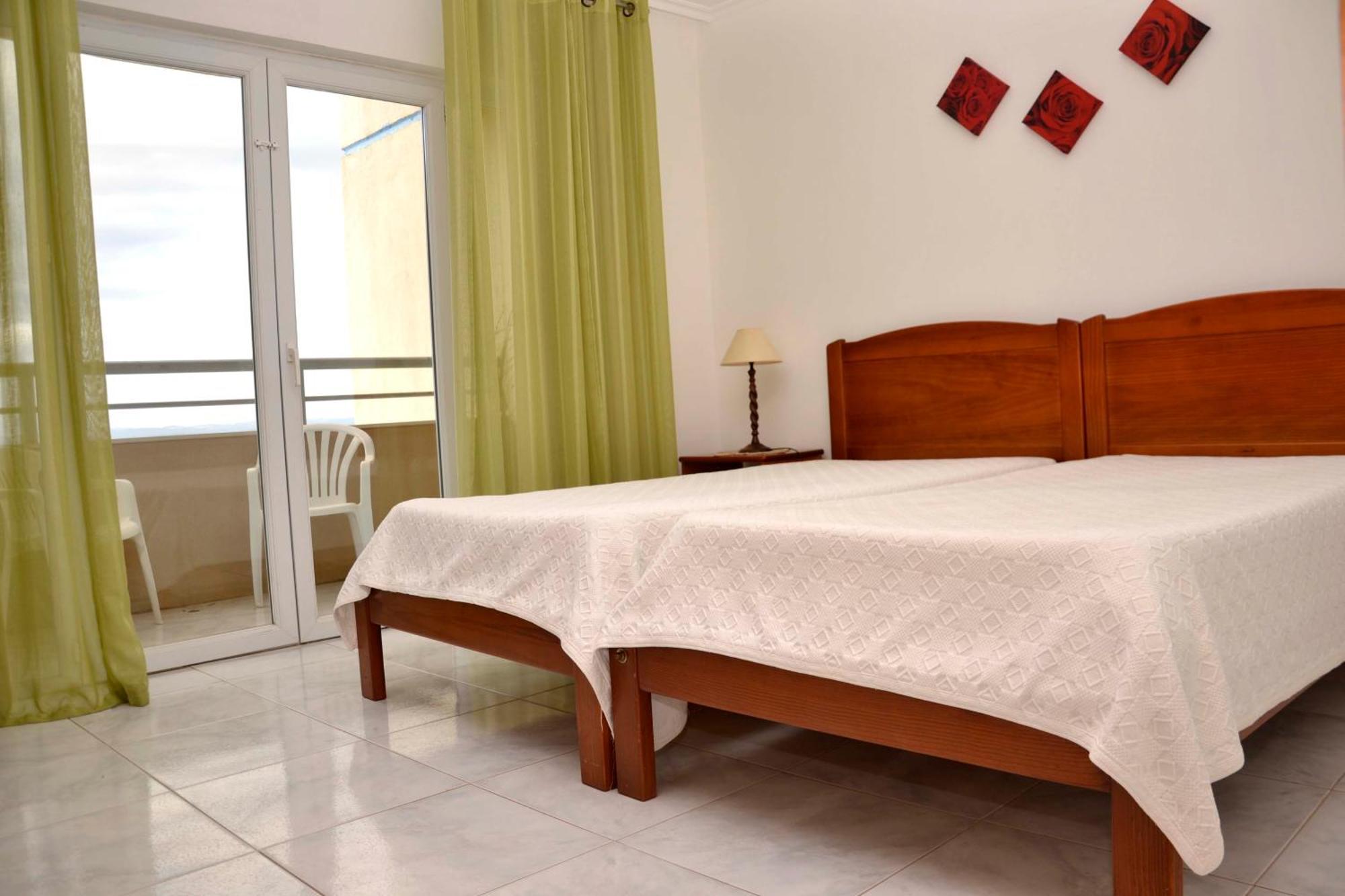 Turisticos Perola Da Rocha Apartment