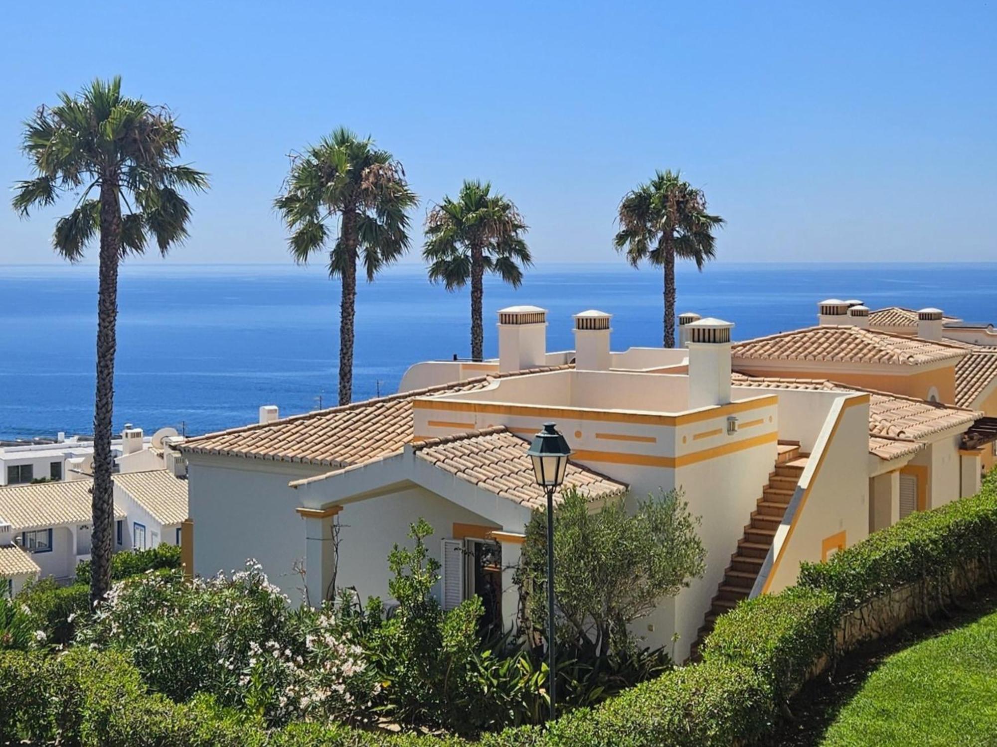 The View - Santo Antonio Villas, Golf & Salema