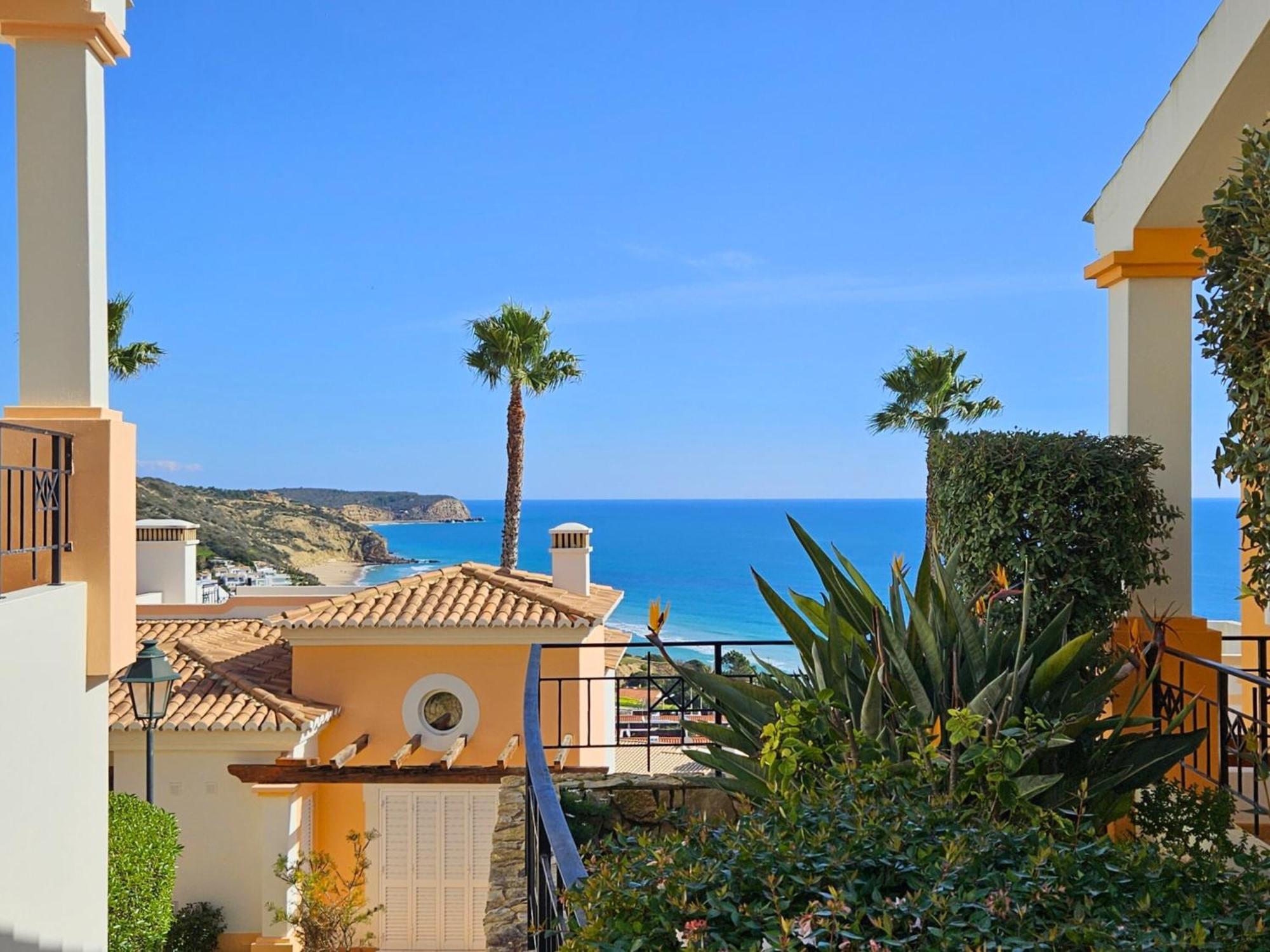 The View - Santo Antonio Villas, Golf & 4* Salema